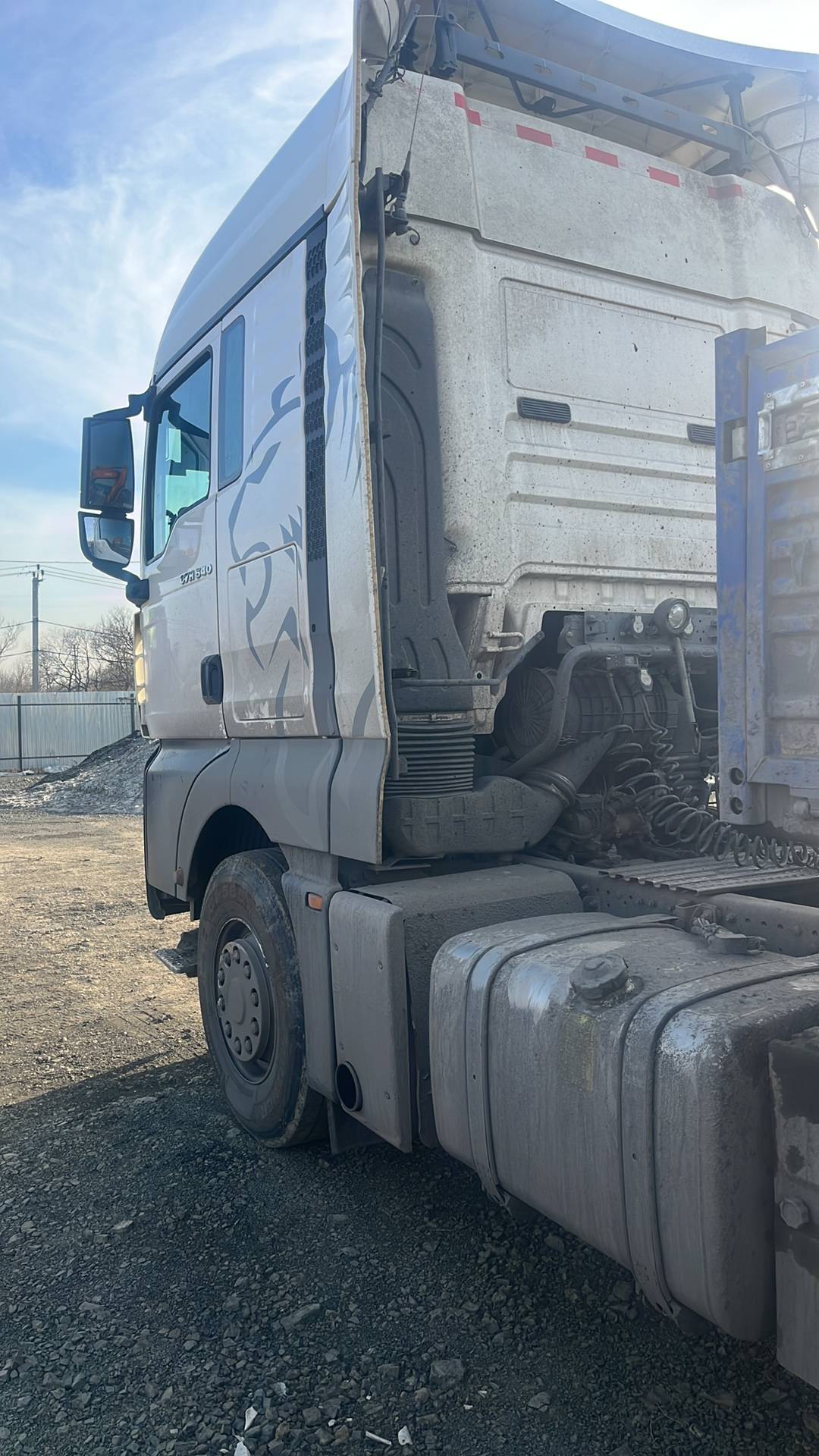 Sitrak С7Н MAX 6×4 ZZ4256V364HE,  128 053 км, 2023 года в лизинг