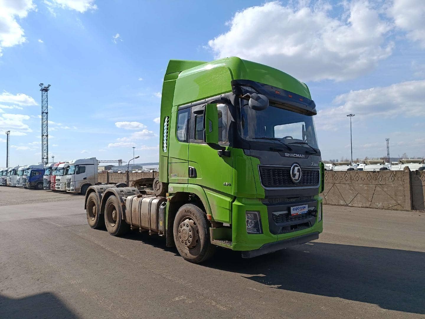 Shacman SX42584V324,  126 995 км, 2023 года в лизинг