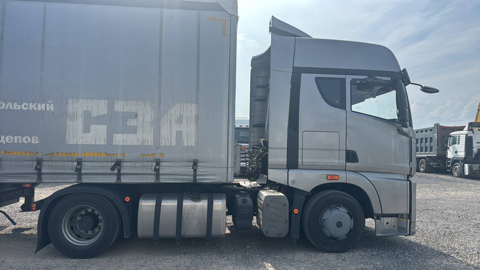 FAW CA4183P25K2NE6A80 4x2,  146 386 км, 2024 года в лизинг