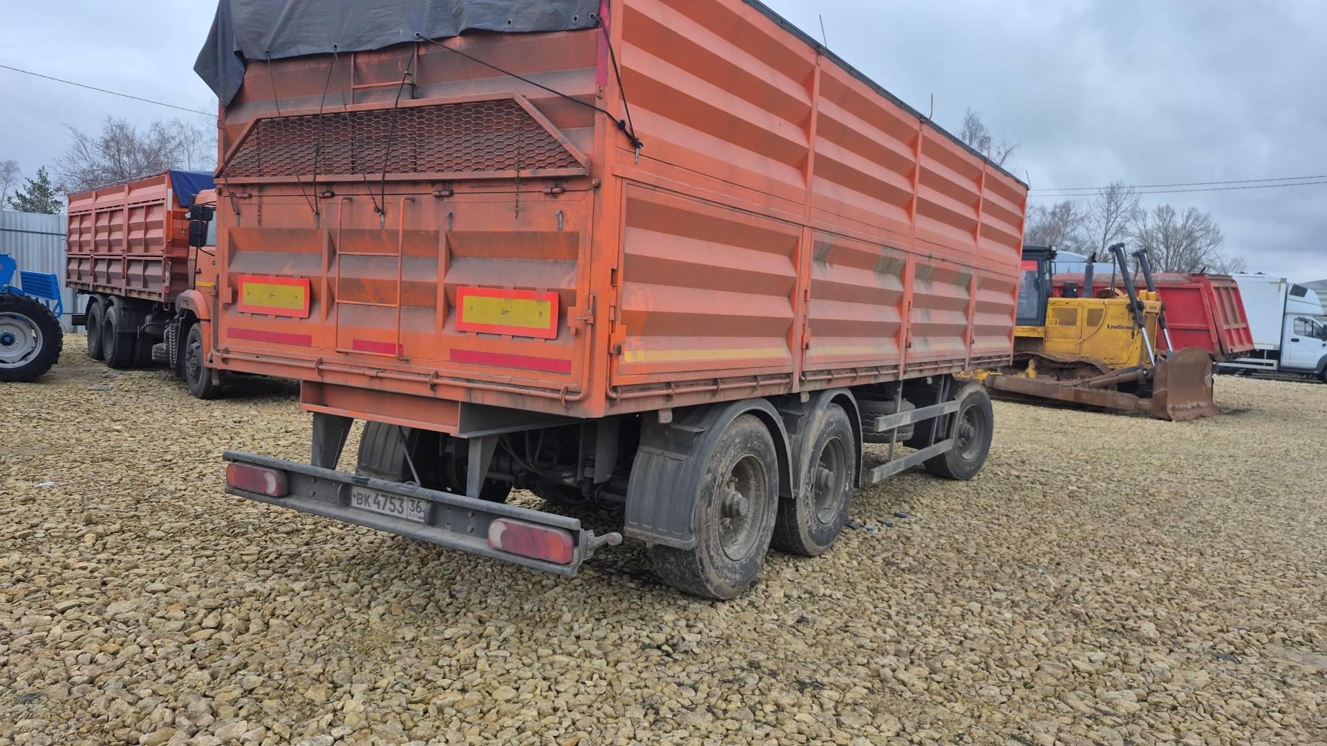 НЕФАЗ Зерновоз бортовой 8332-04