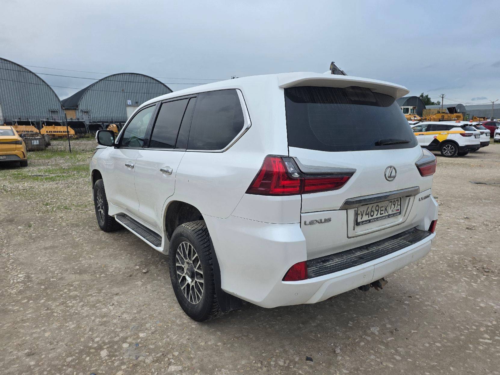 Lexus LX 450d,  366 376 км, 2018 года в лизинг