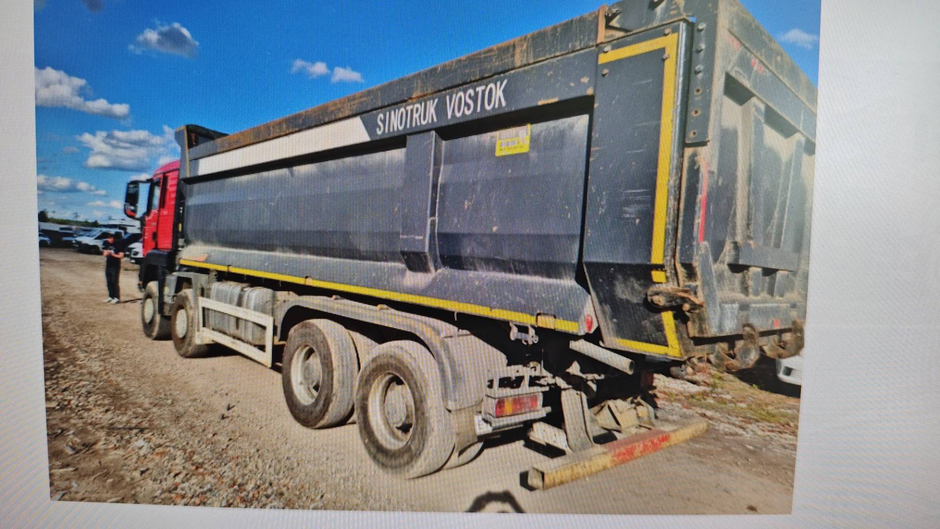 HOWO ZZ3317V386GE1 8х4,  129 518 км, 2022 года