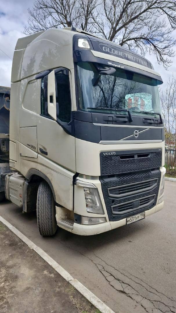 Volvo FH 500 6x2 (FH Globetrotter),  717 761 км, 2019 года в лизинг