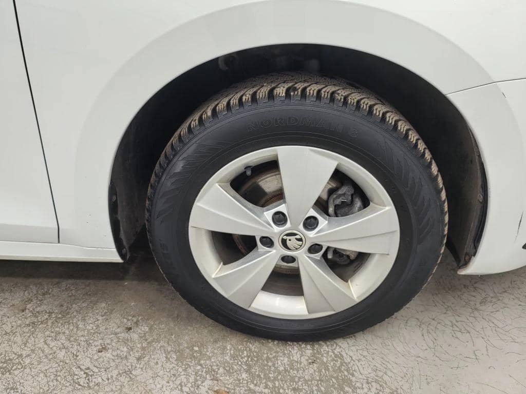 Skoda Octavia,  144 848 км, 2021 года в лизинг