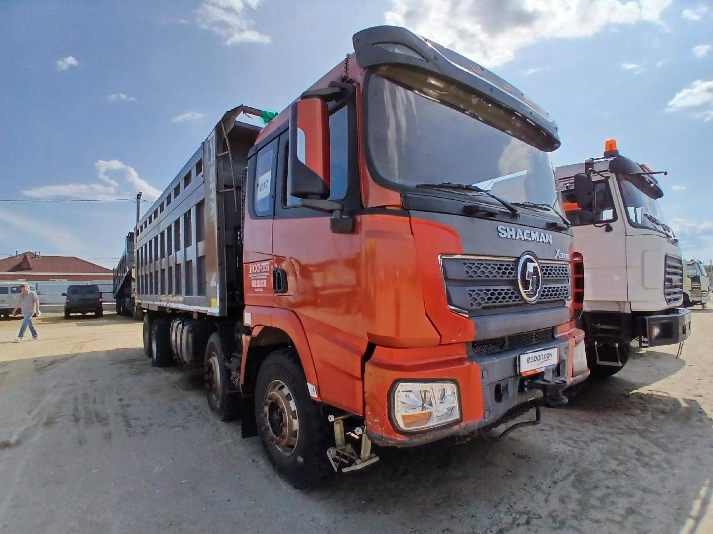Shacman SX33186T366,  124 455 км, 2021 года в лизинг