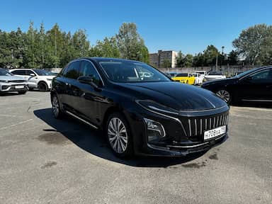 Hongqi E-QM5