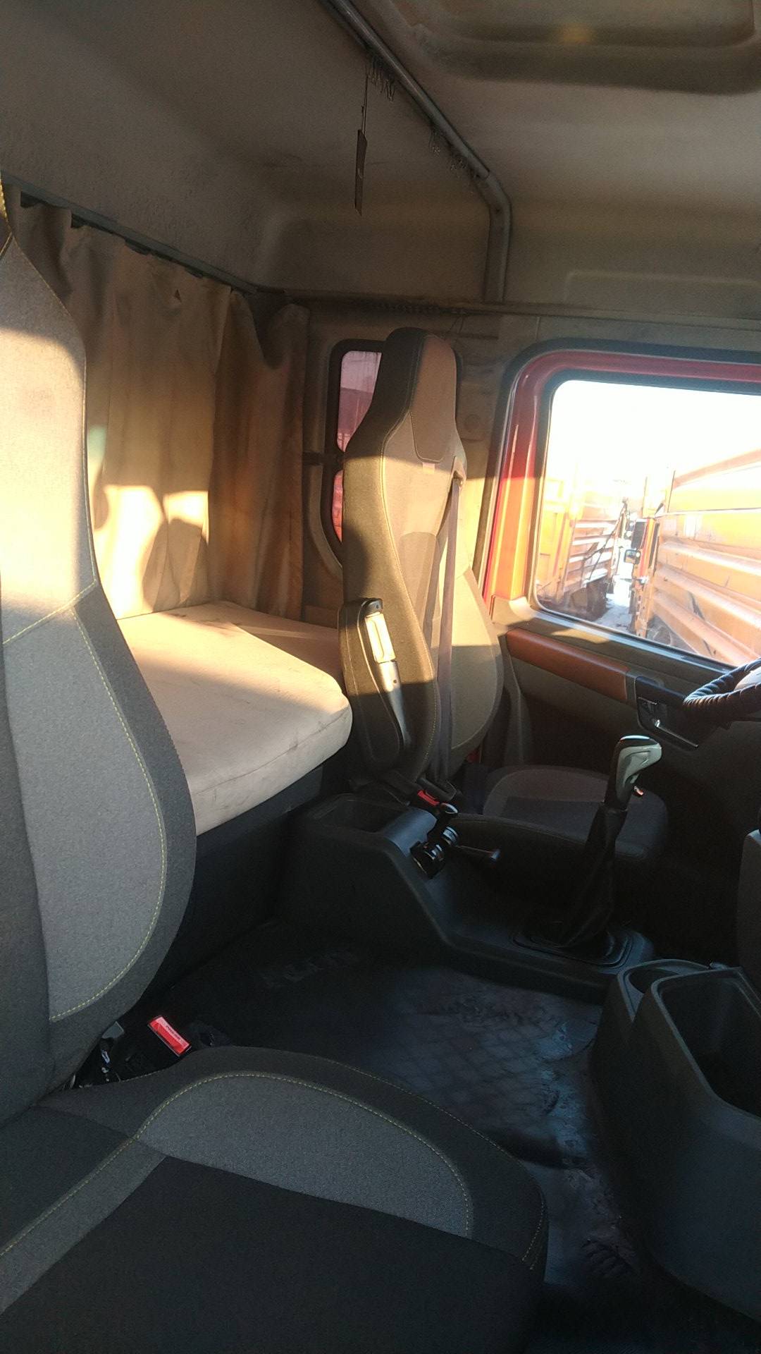 Shacman SX33186V366,  218 466 км, 2024 года в лизинг