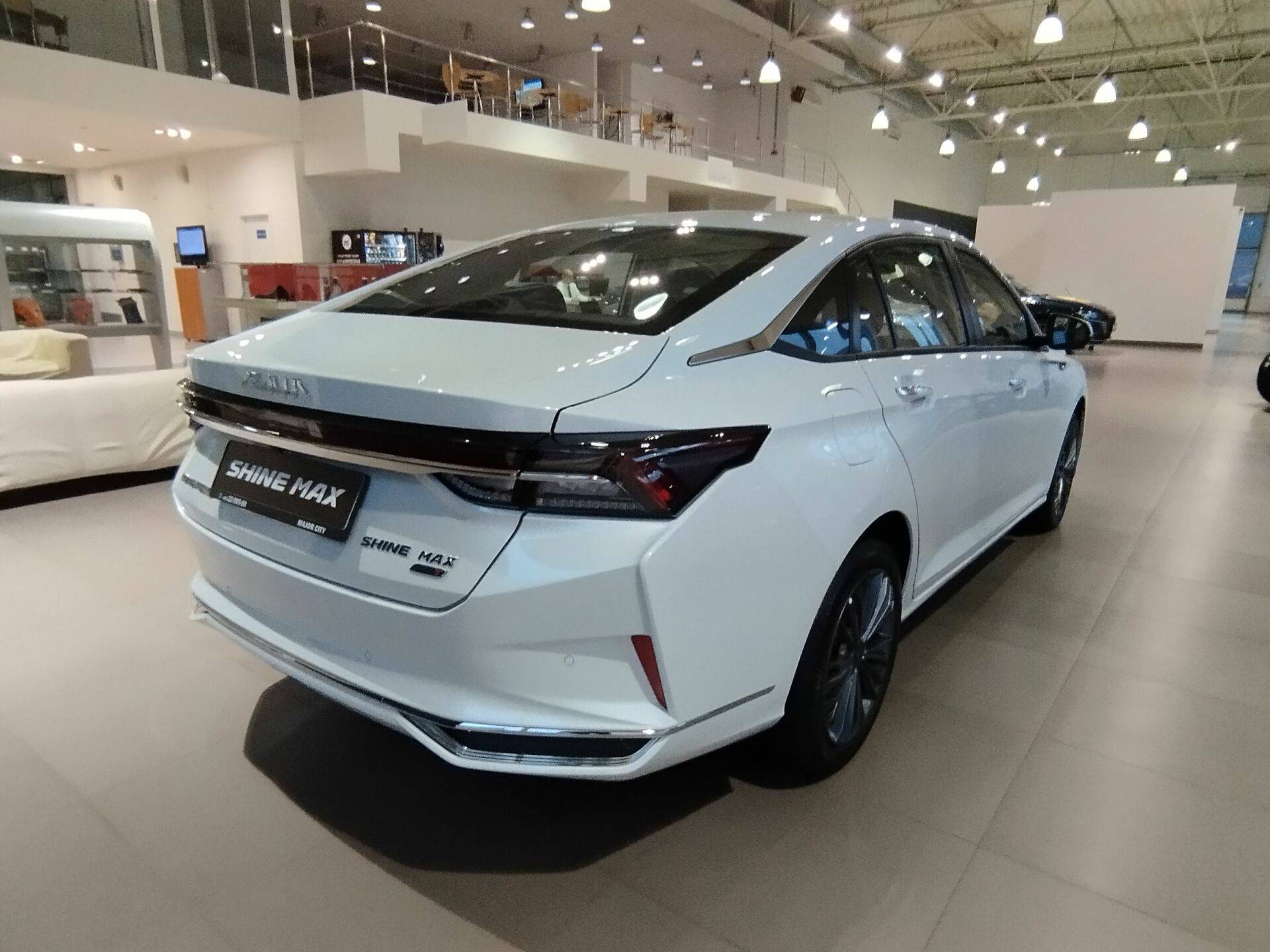 DongFeng Shine Max Luxury 1.5T DCT