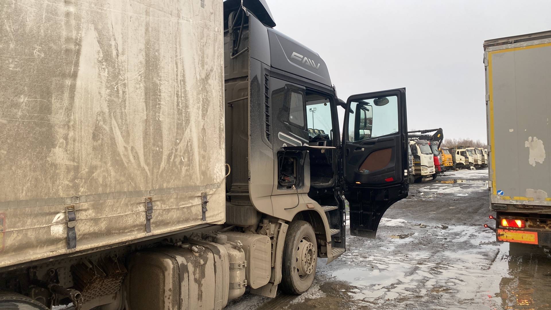 FAW CA4180P77K25E5 4x2,  317 615 км, 2024 года в лизинг