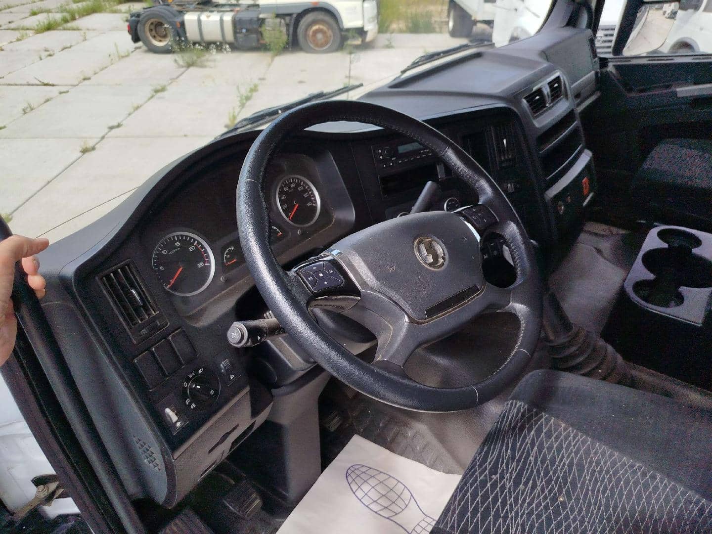 Shacman SX32586V384,  56 045 км, 2024 года в лизинг