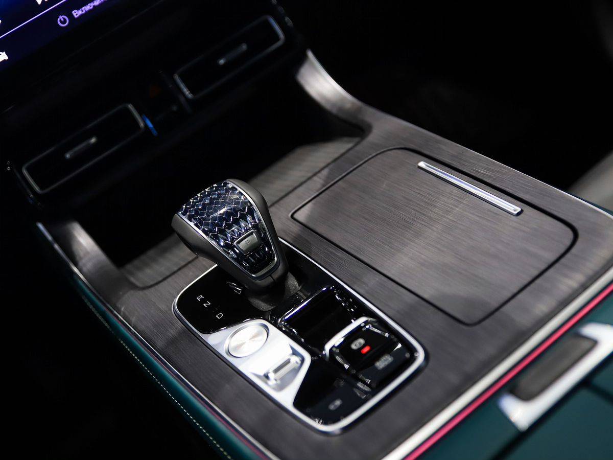 GAC GS8 GX Premium 2.0 8AT 4WD