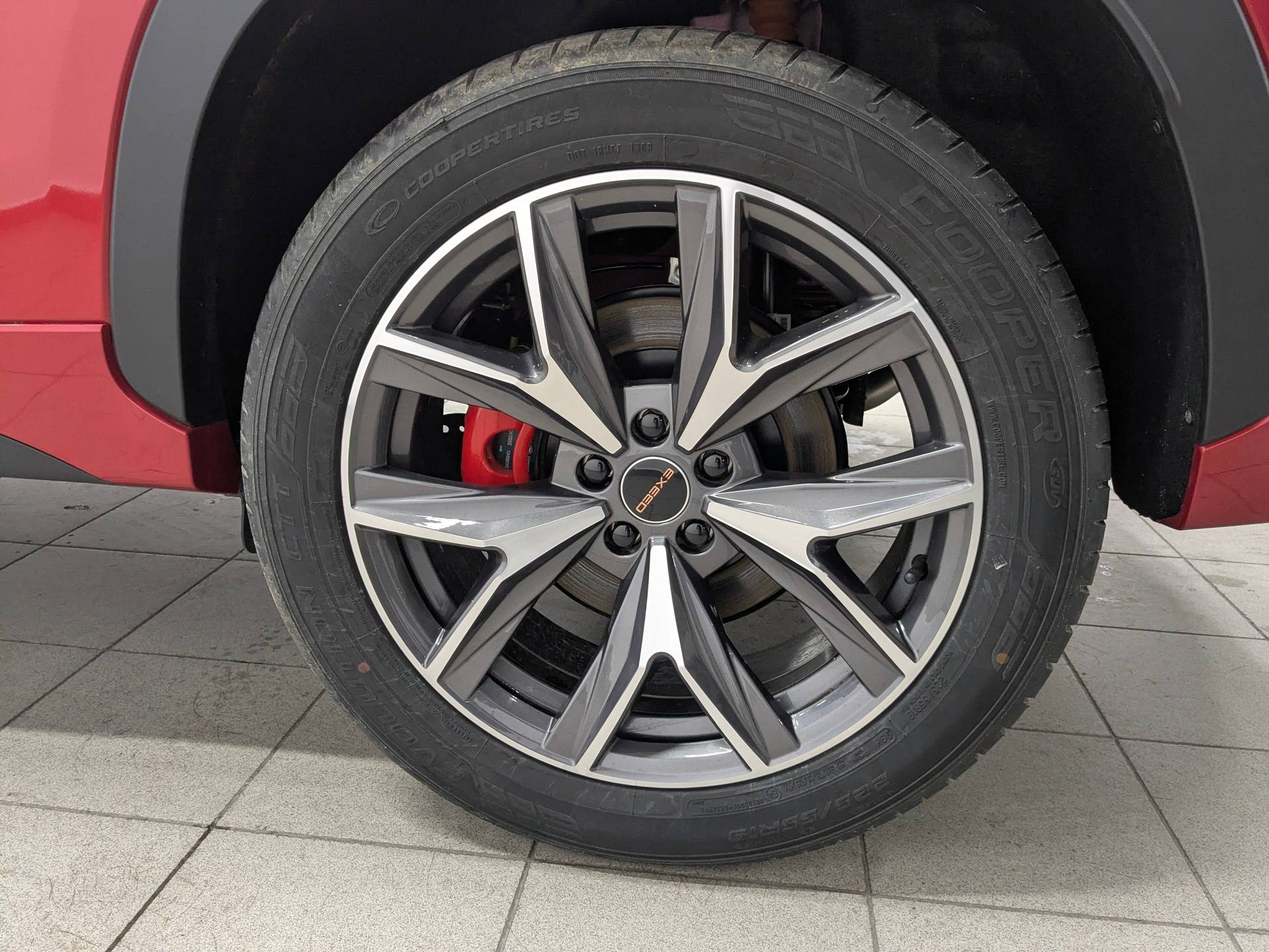 EXEED LX Premium 1.6T 7DCT 4WD