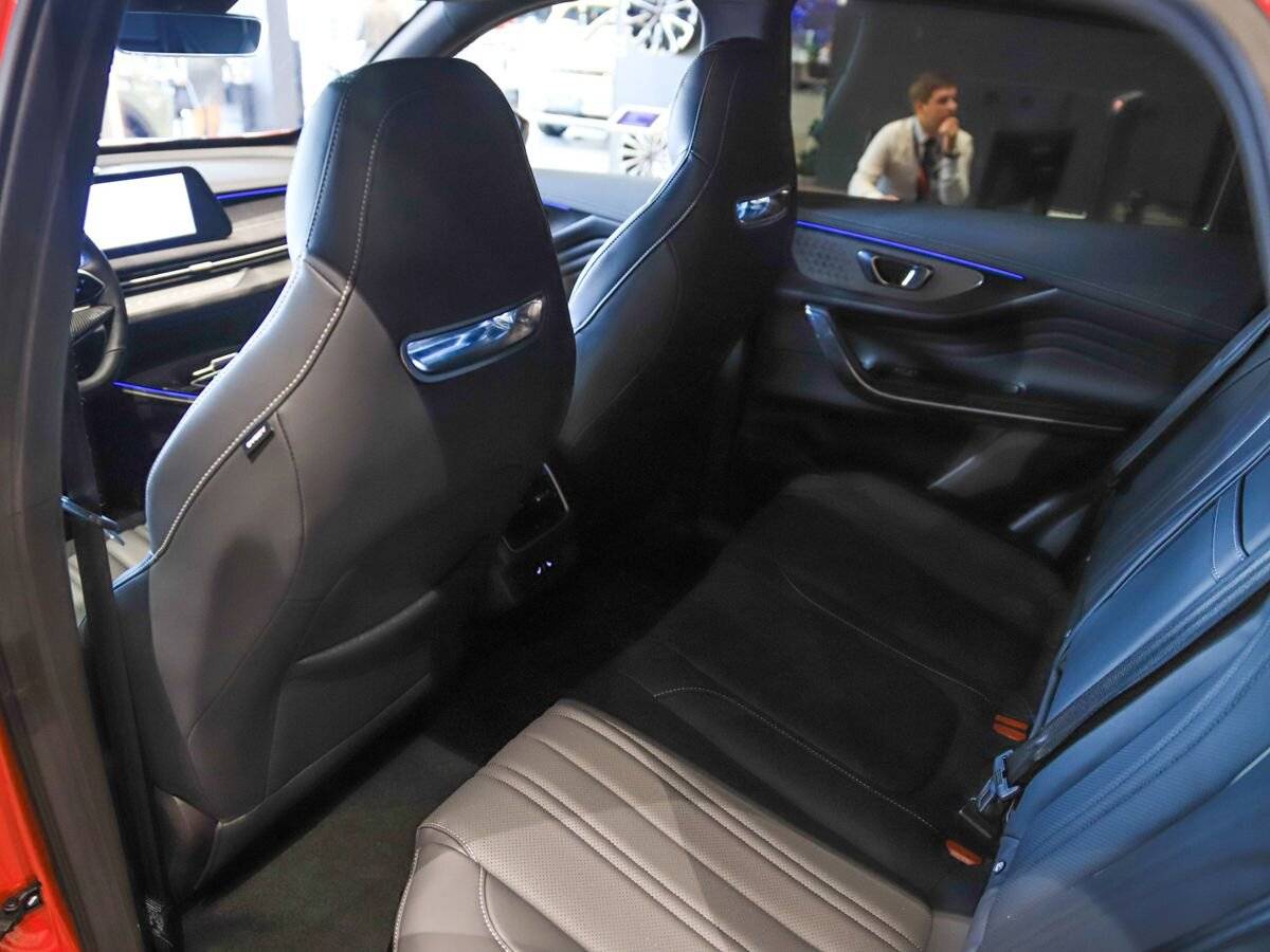 EXEED LX Premium 1.6T 7DCT 4WD