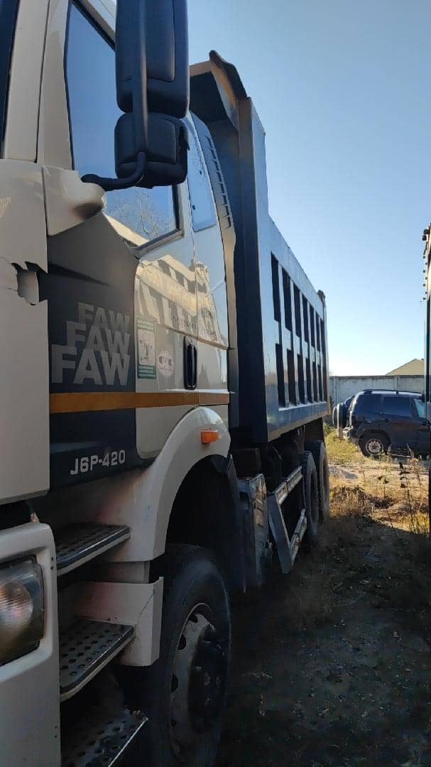 FAW CA3250P66K24L1TE5 6x6,  62 750 км, 2023 года