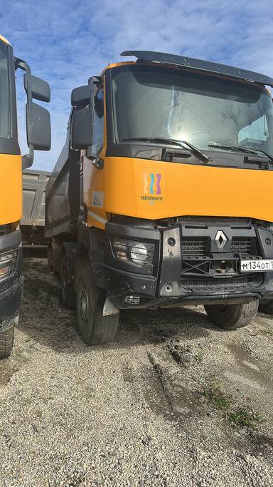Renault K 430 8X4 (Day cab)