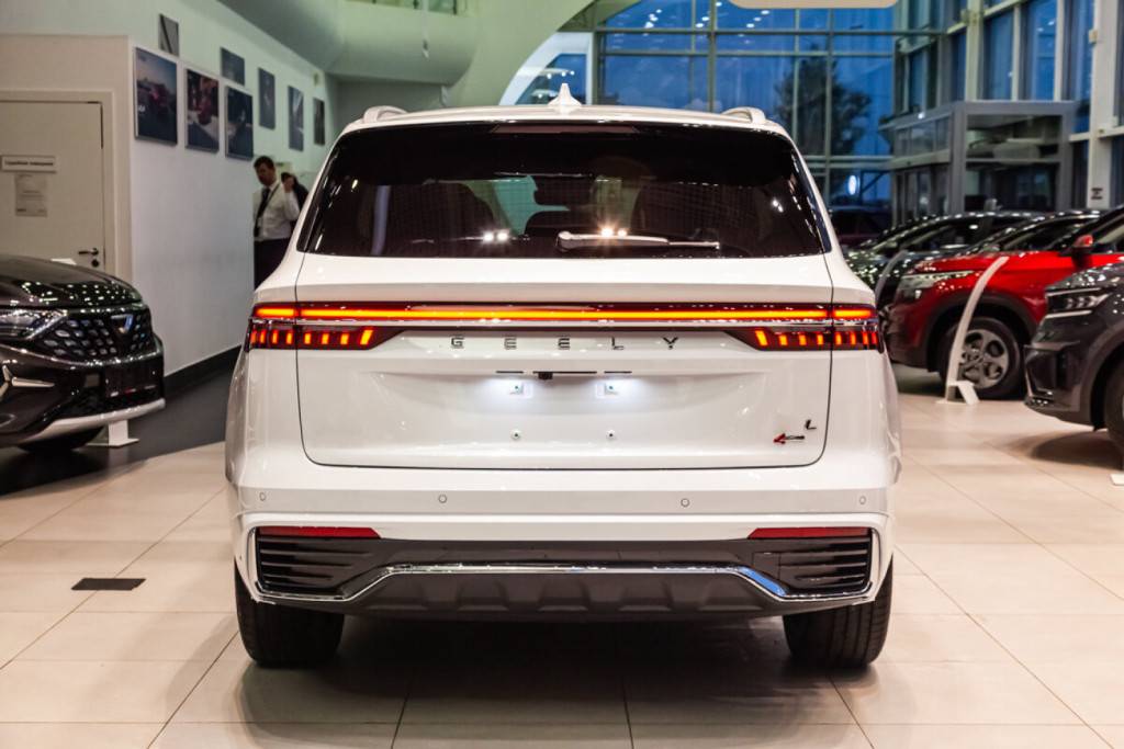 Geely Monjaro Flagship SE 2.0T (238 hp) 8AT 4WD