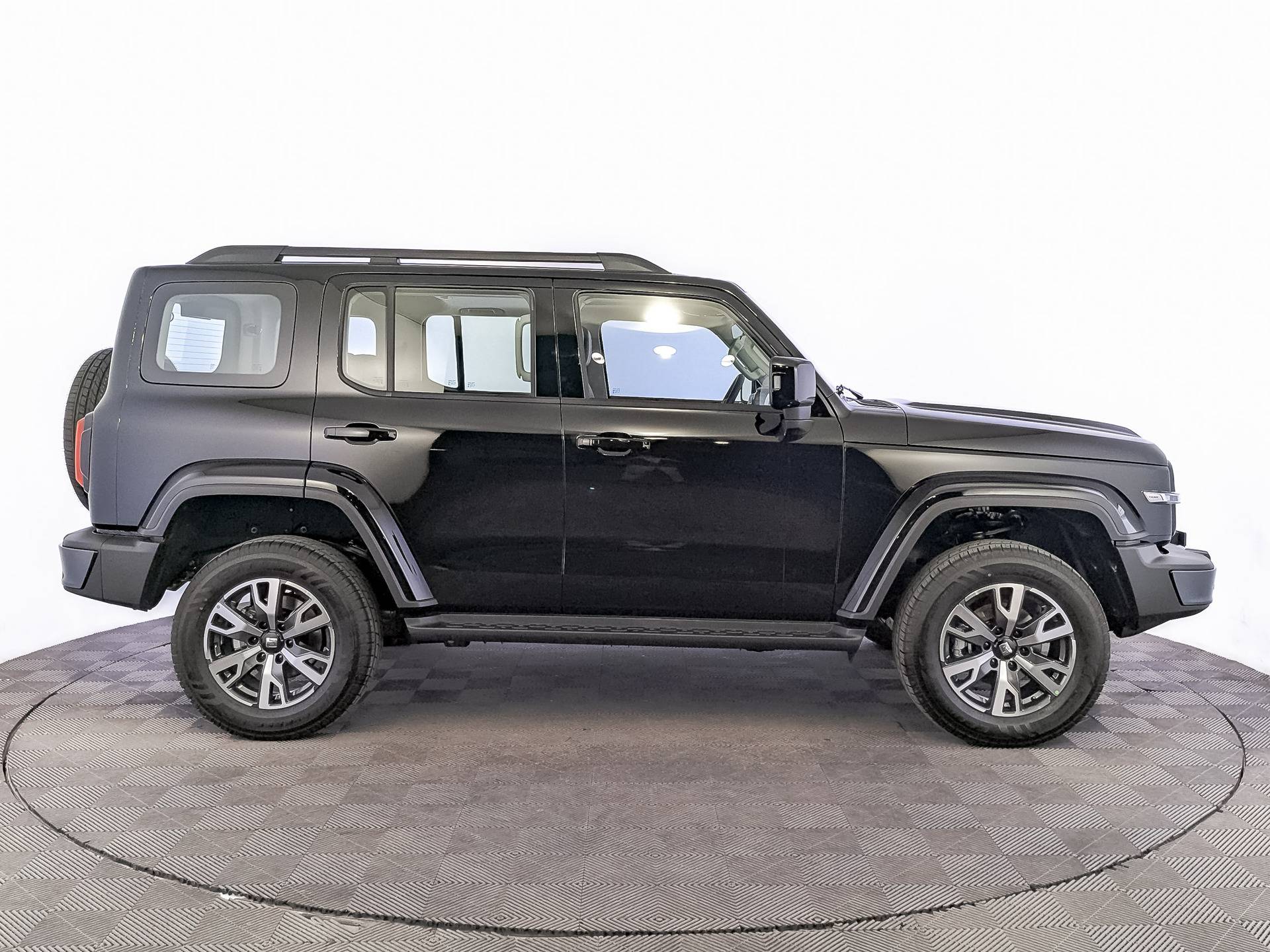 Tank 300 City Adventure 2.0 8AT 4WD