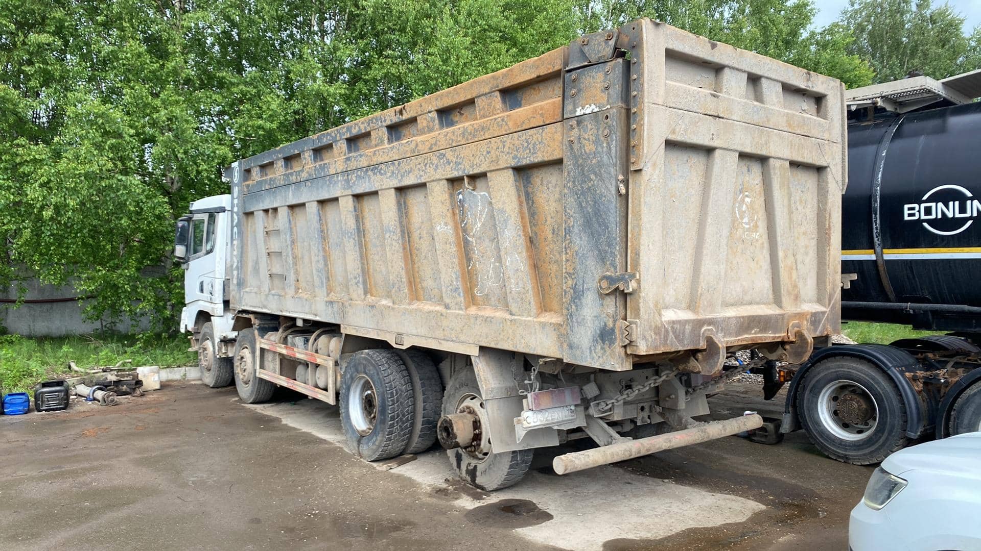 Shacman SX3316DV366,  100 000 км, 2023 года в лизинг