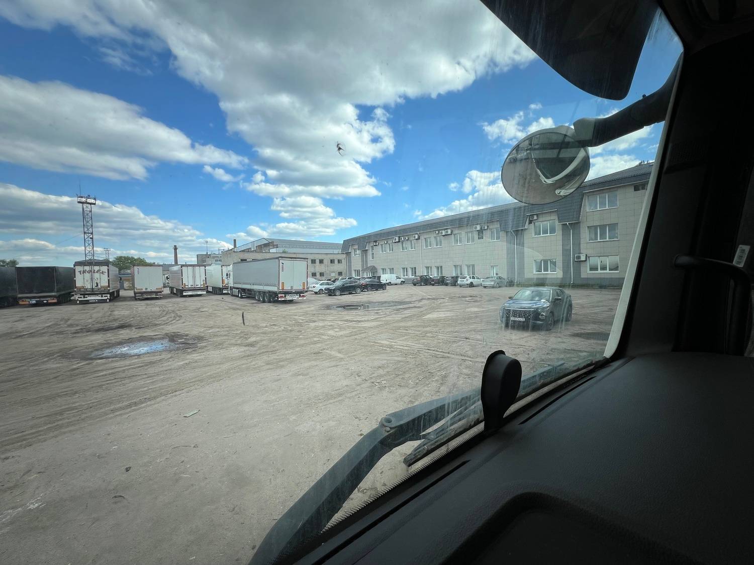 Sitrak C7H MAX 4x2 ZZ4186V361HE,  236 500 км, 2023 года в лизинг