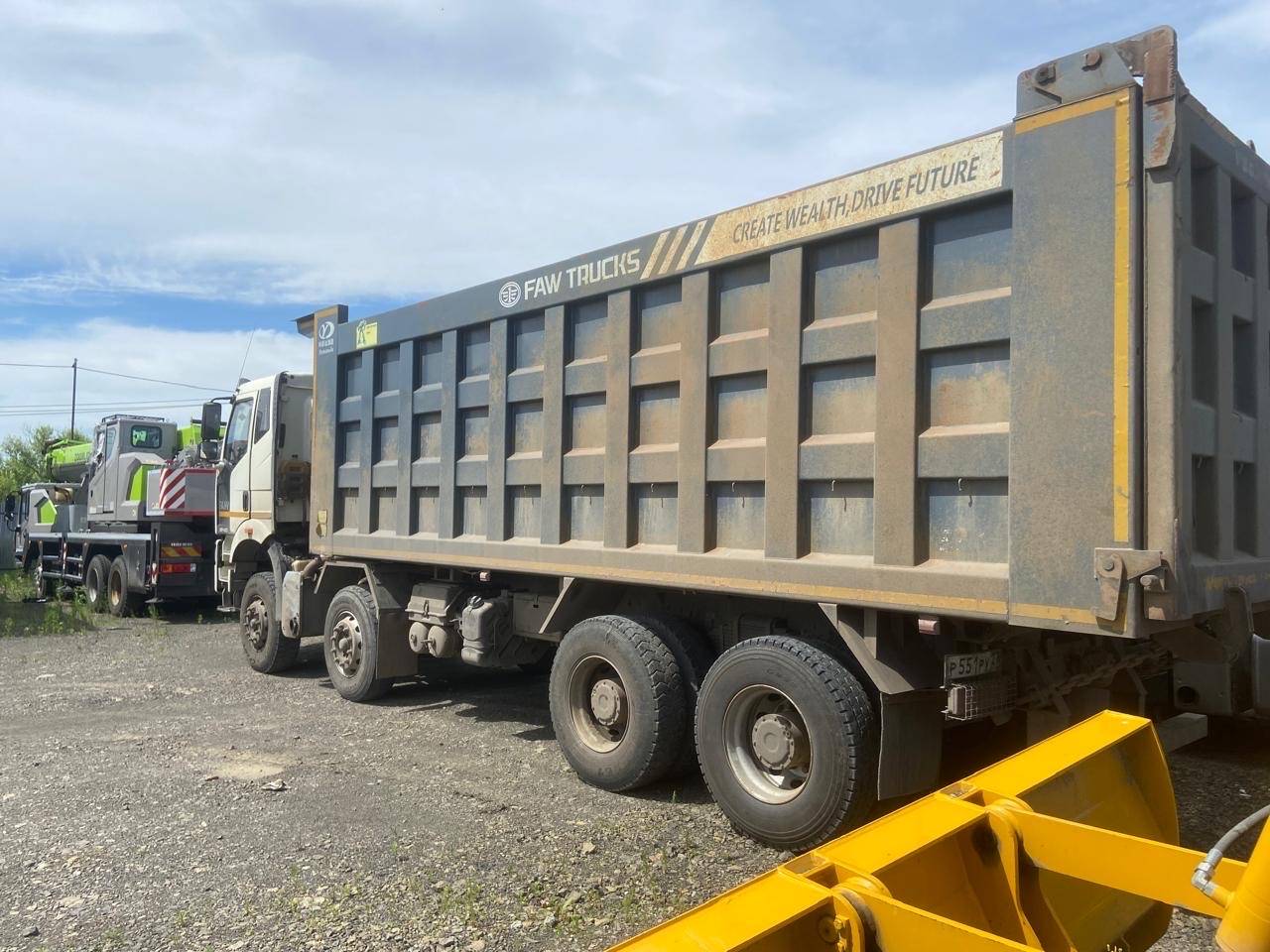 FAW CA3310P66K24T4E5 8х4,  141 538 км, 2022 года в лизинг