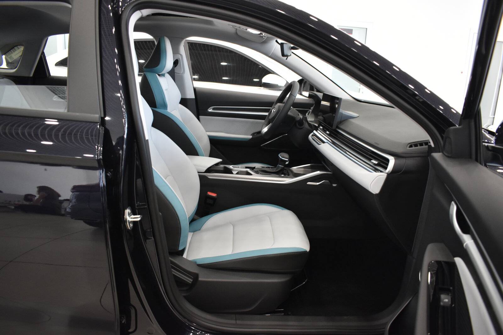 Geely Emgrand Luxury 1.5 AT