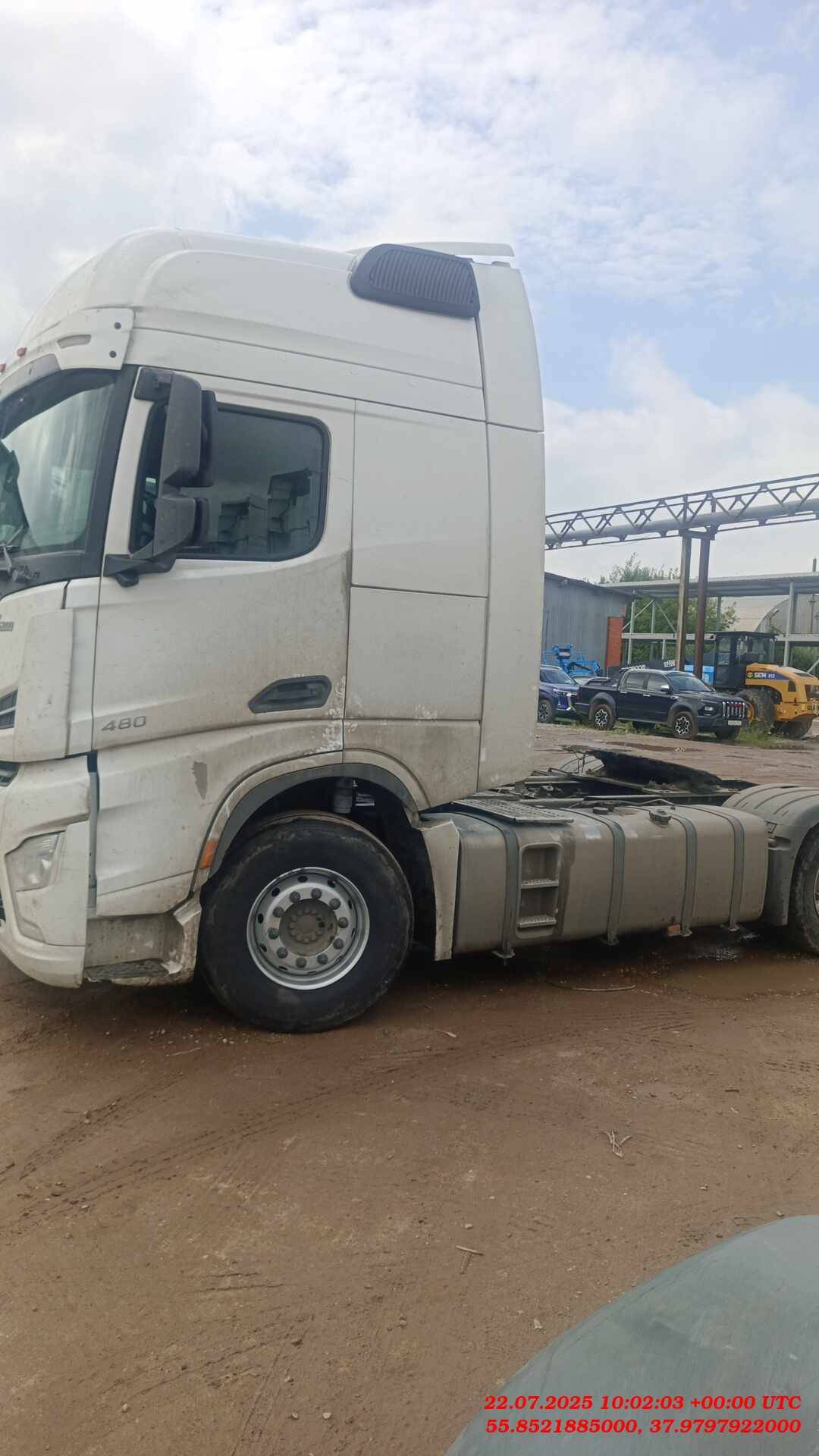 Shacman SX4188YY381,  724 134 км, 2023 года в лизинг