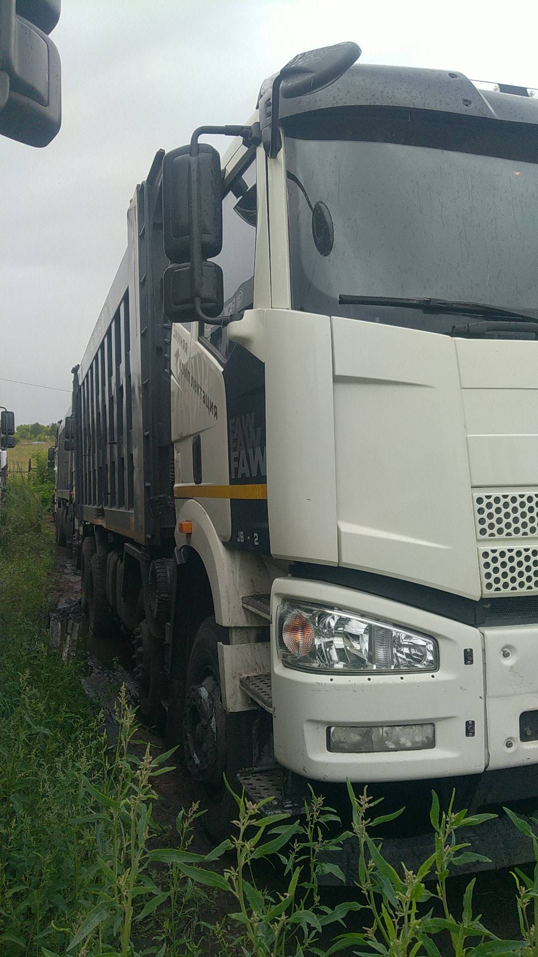 FAW CA3310P66K24T4E5 8х4,  106 468 км, 2024 года в лизинг