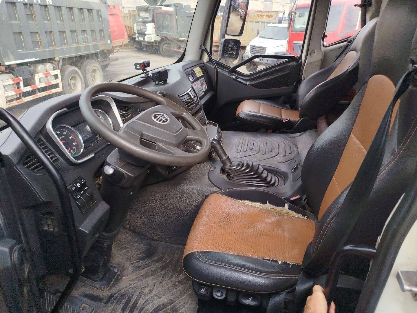 FAW CA3250P66K24L1TE5 6x6,  124 404 км, 2023 года в лизинг
