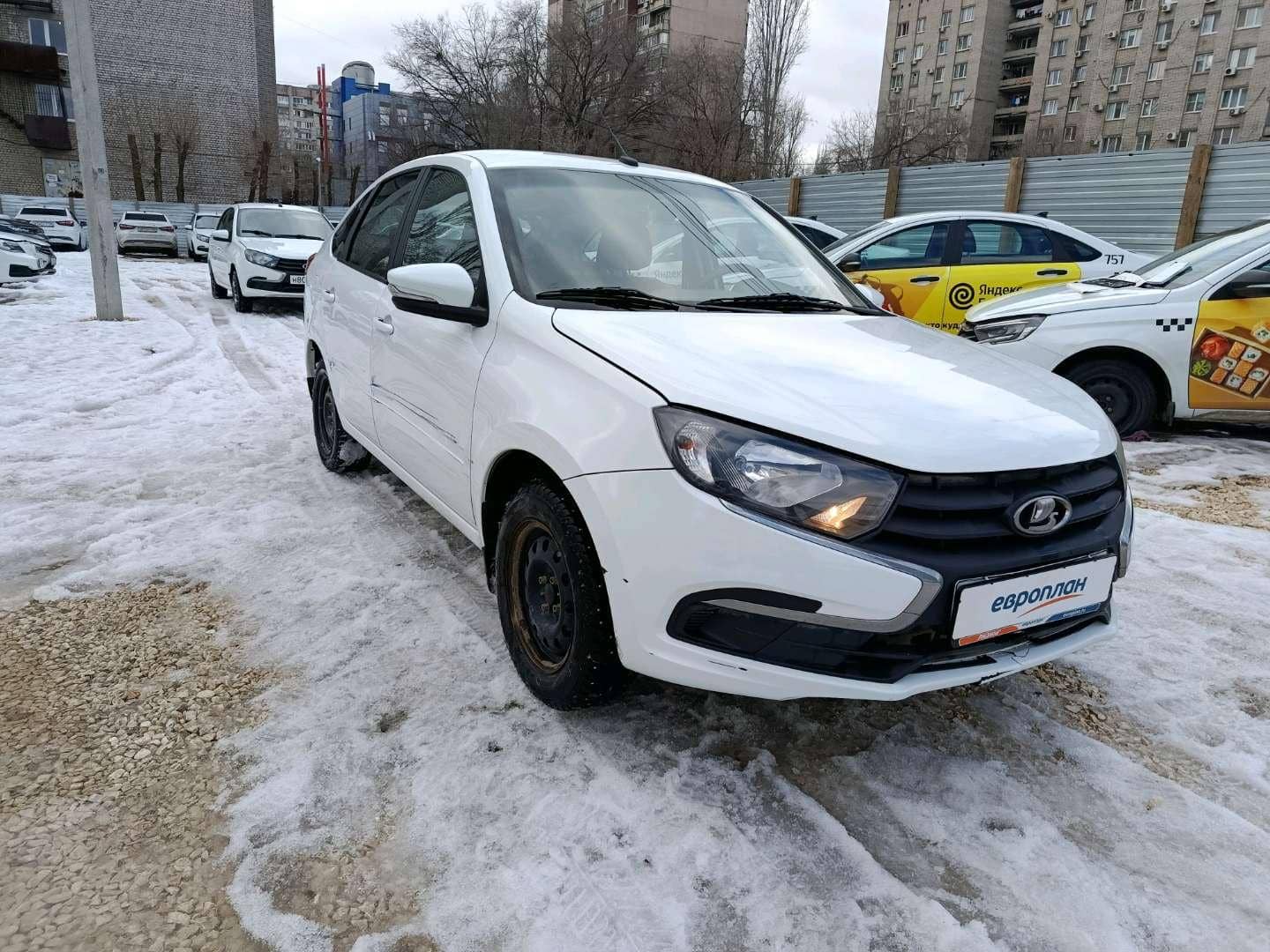 Lada Granta лифтбек,  127 514 км, 2023 года в лизинг