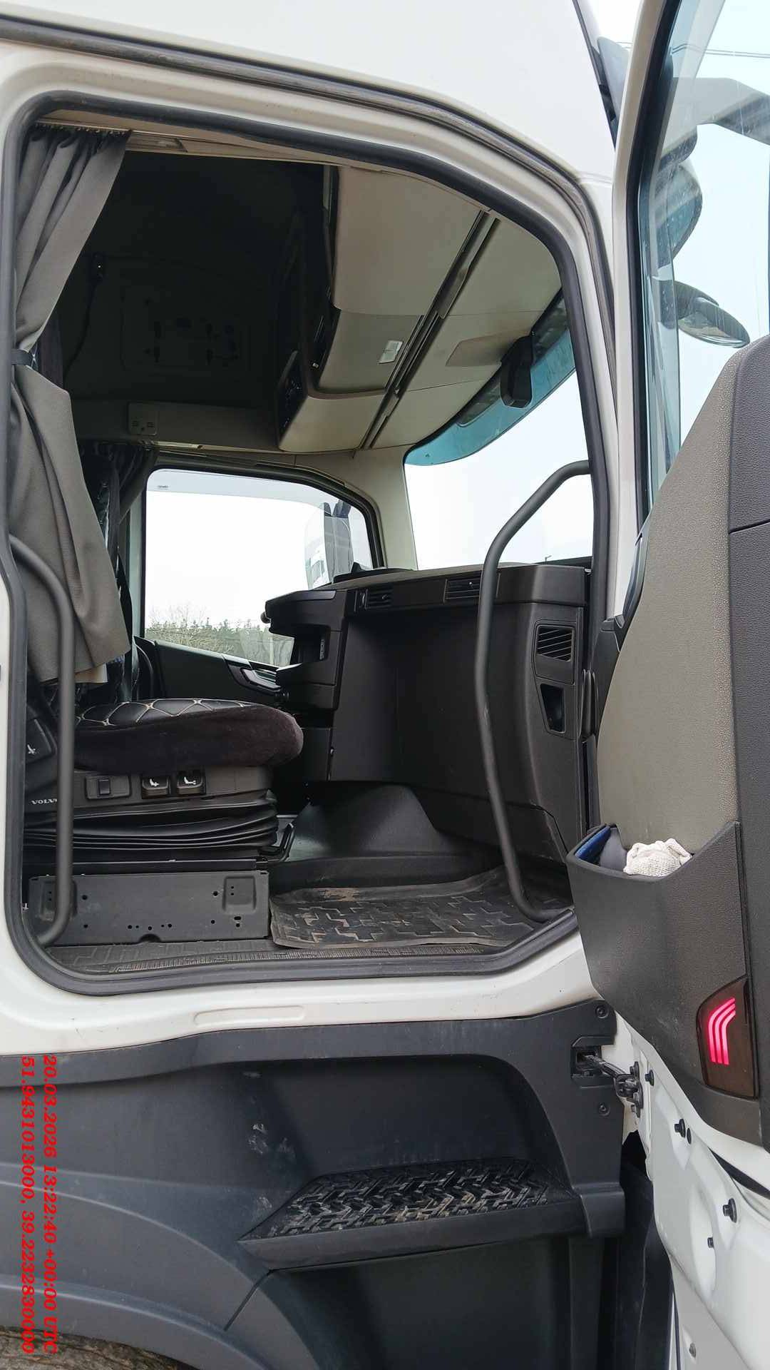 Volvo FH 460 4x2 (FH Globetrotter),  655 903 км, 2022 года в лизинг