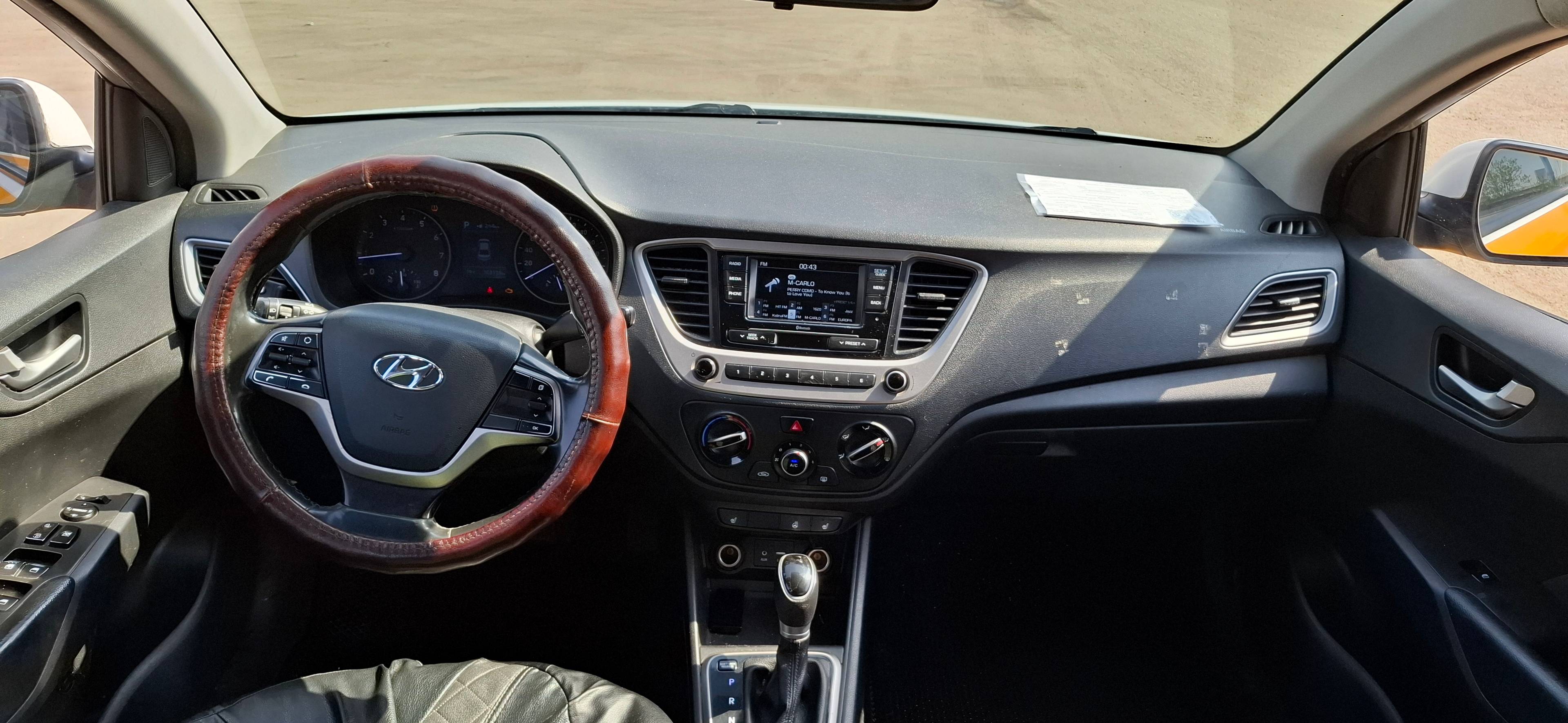 Hyundai Solaris,  303 174 км, 2018 года