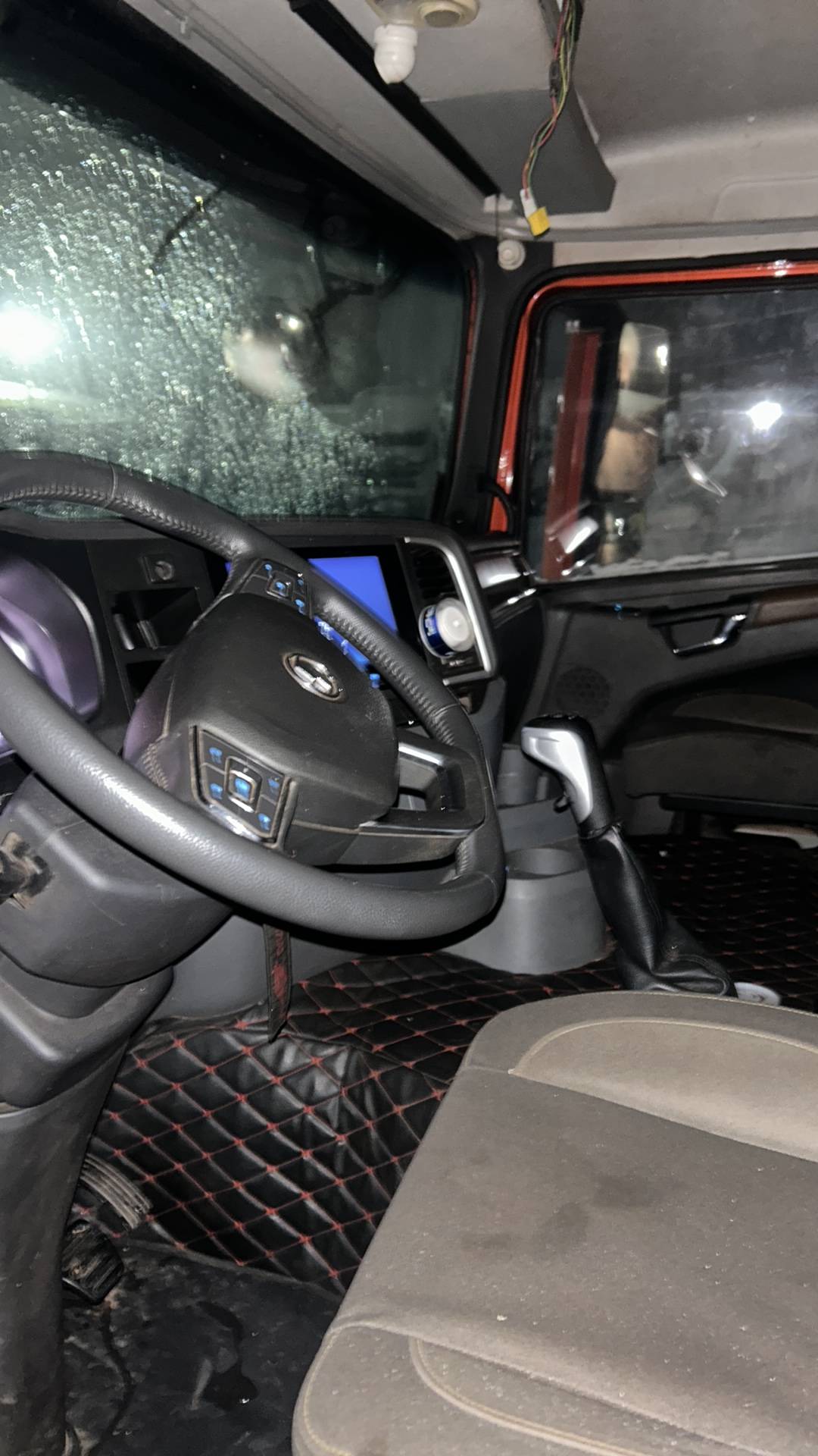 Shacman SX32586V385,  80 815 км, 2023 года в лизинг