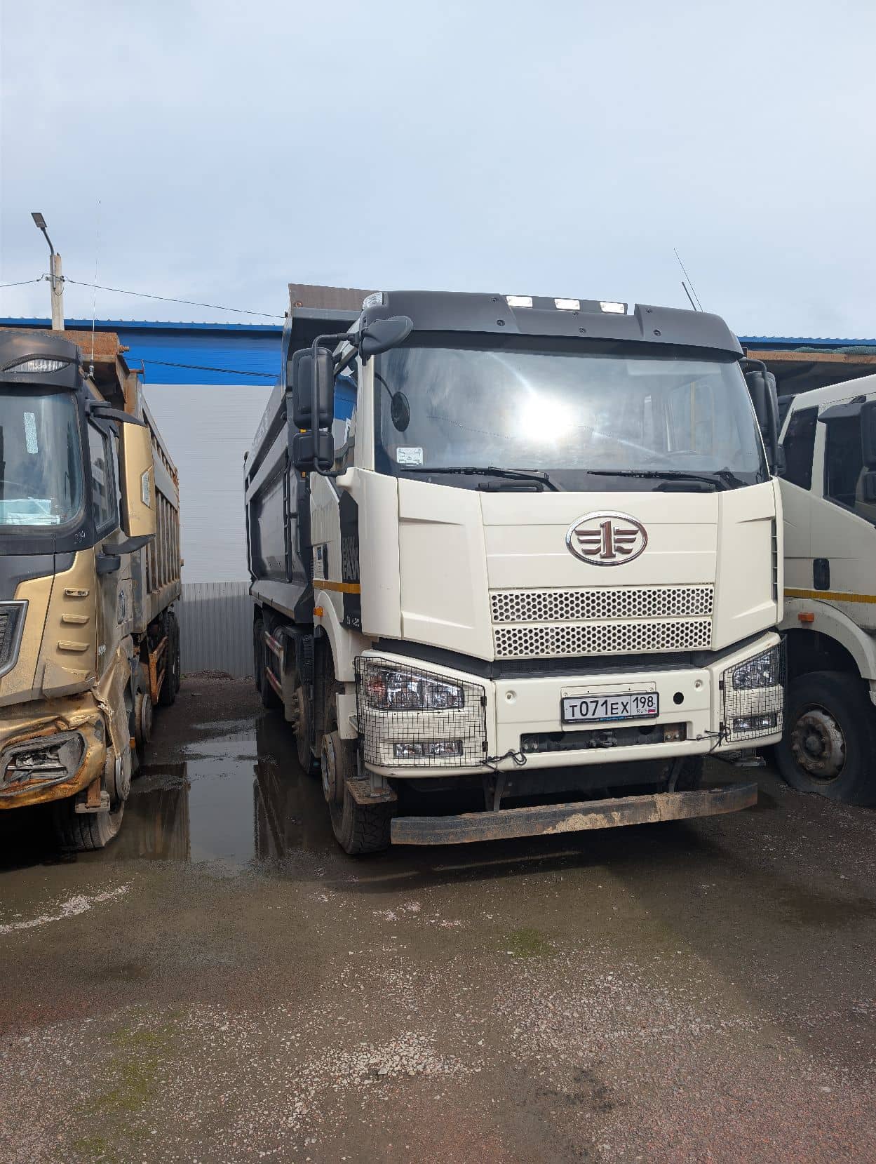 FAW CA3310P66K24T4E5 8х4,  79 700 км, 2023 года в лизинг