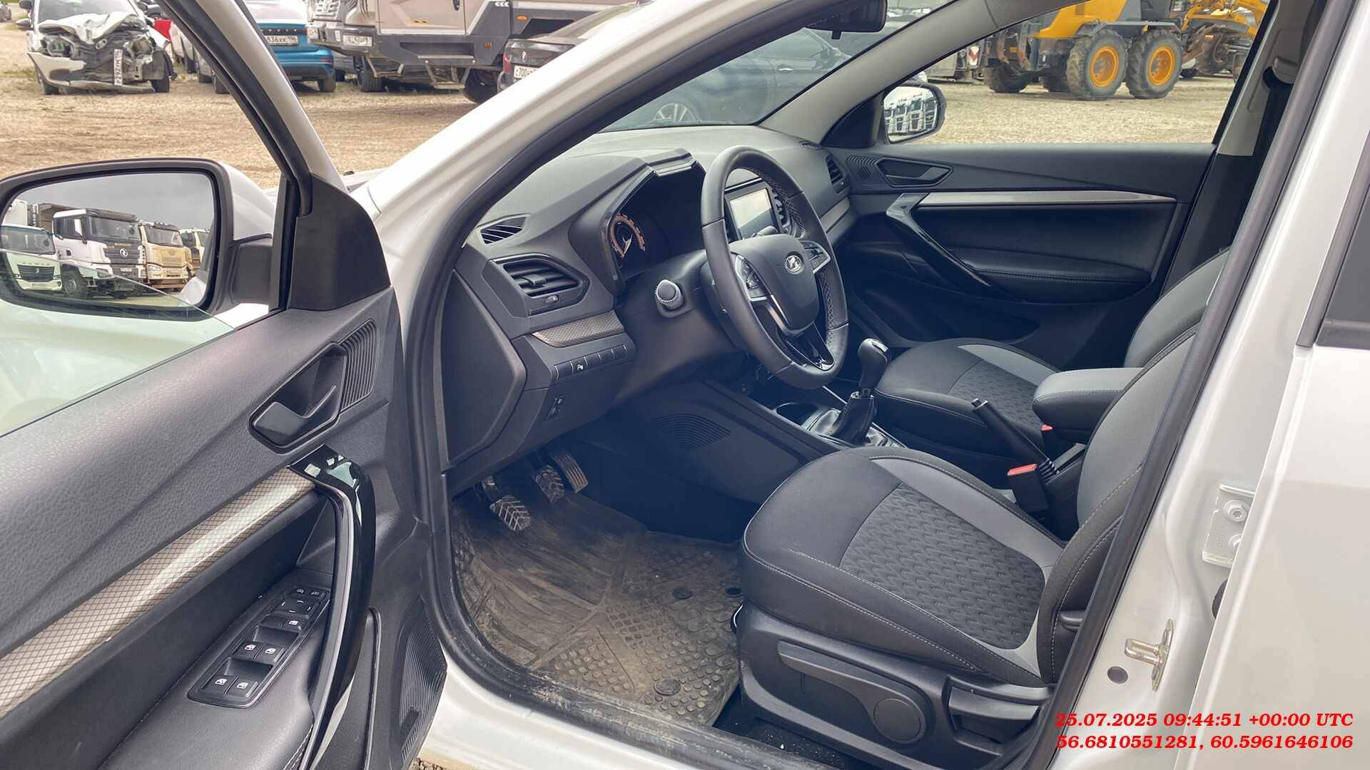 Lada Vesta седан,  4 530 км, 2023 года в лизинг