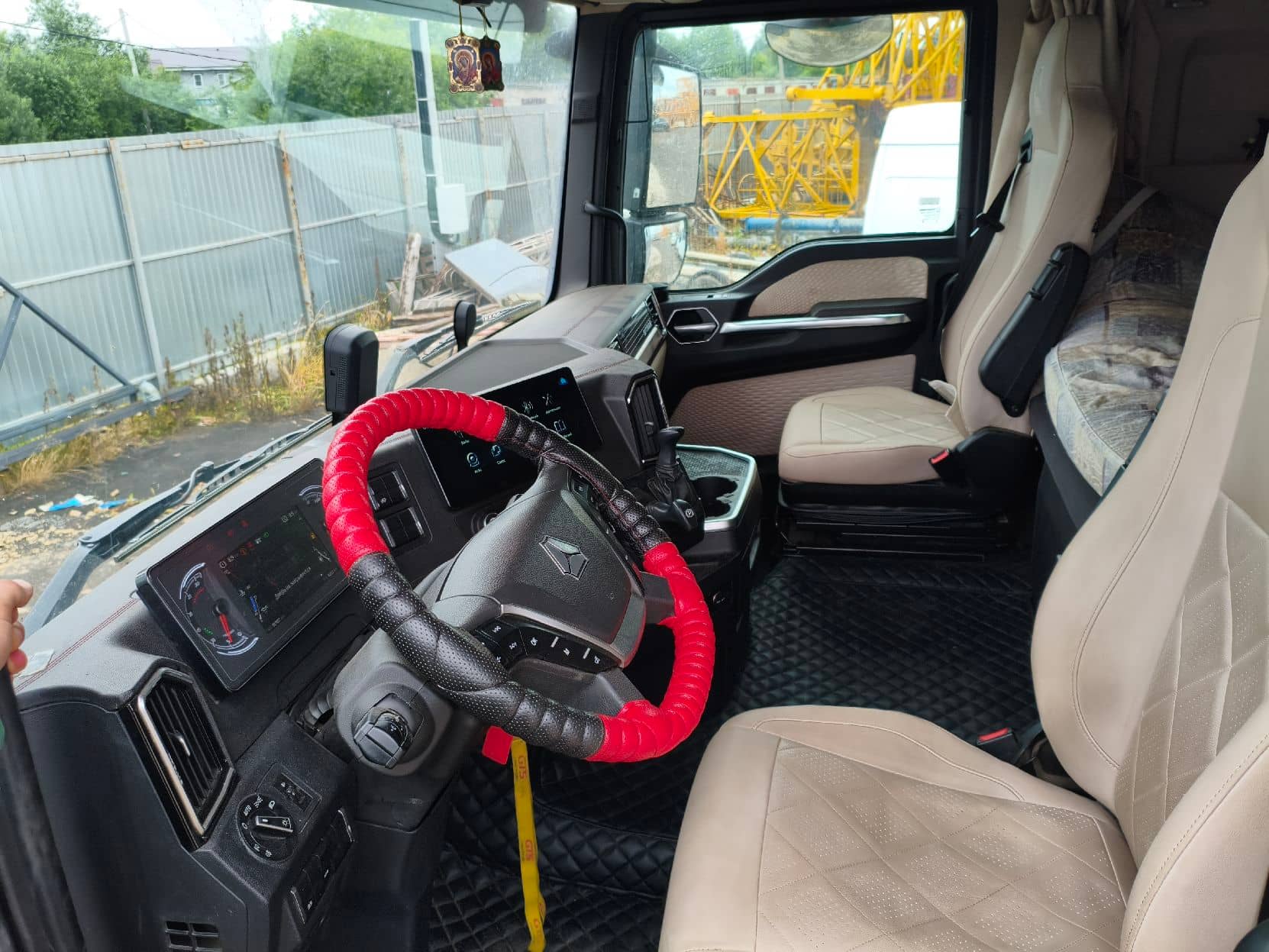 Sitrak C7H MAX 4x2 ZZ4186V361HE,  517 177 км, 2023 года в лизинг
