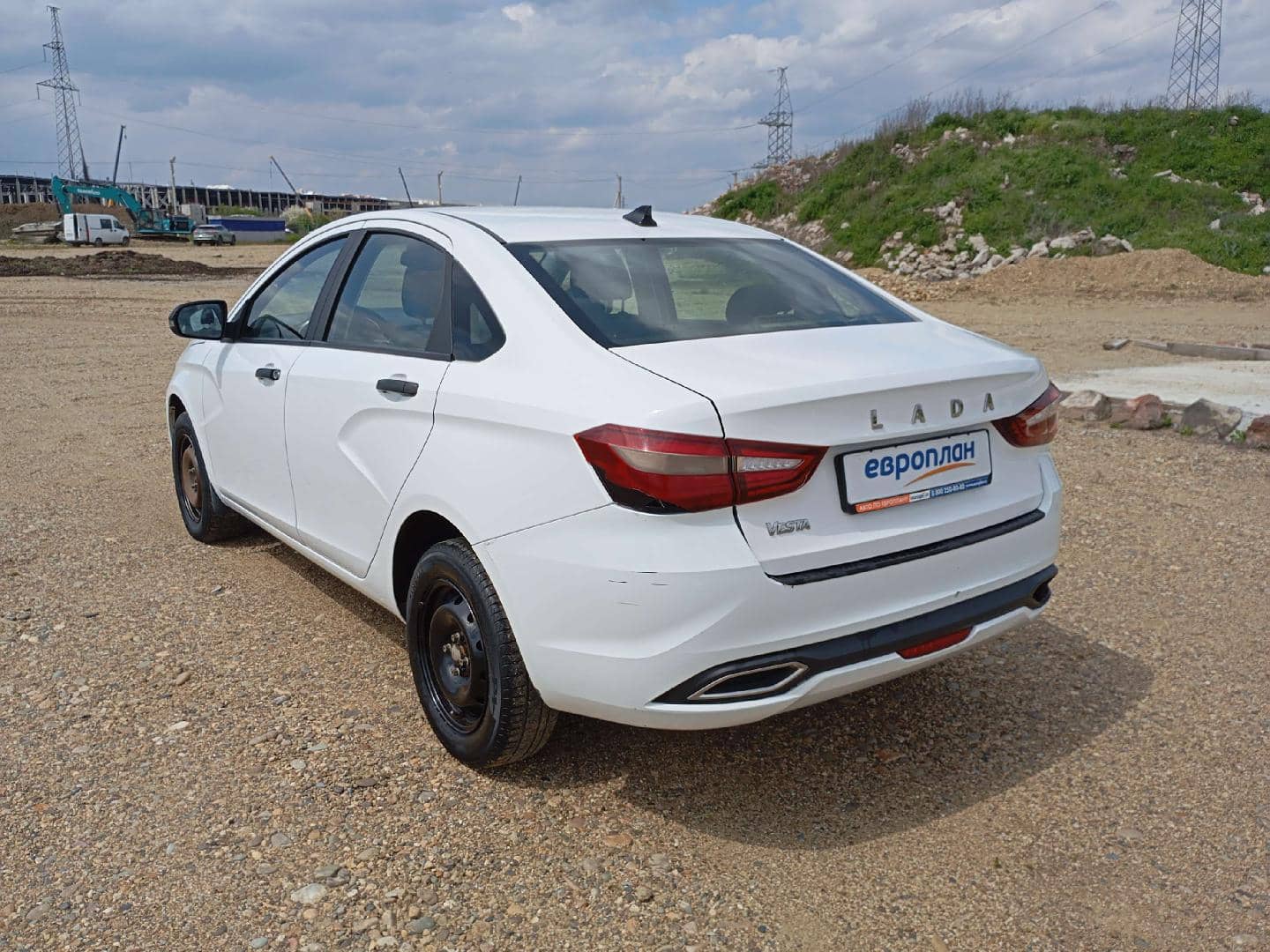 Lada Vesta седан,  130 000 км, 2023 года в лизинг