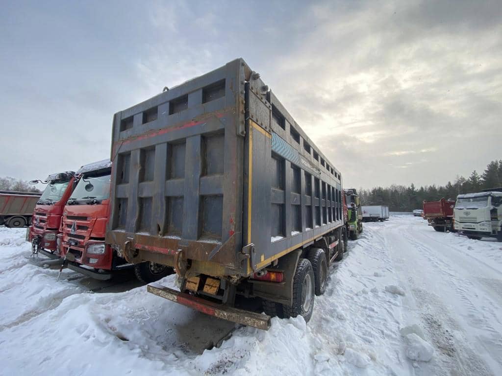 HOWO ZZ3407S3867Е 8х4,  218 012 км, 2021 года в лизинг