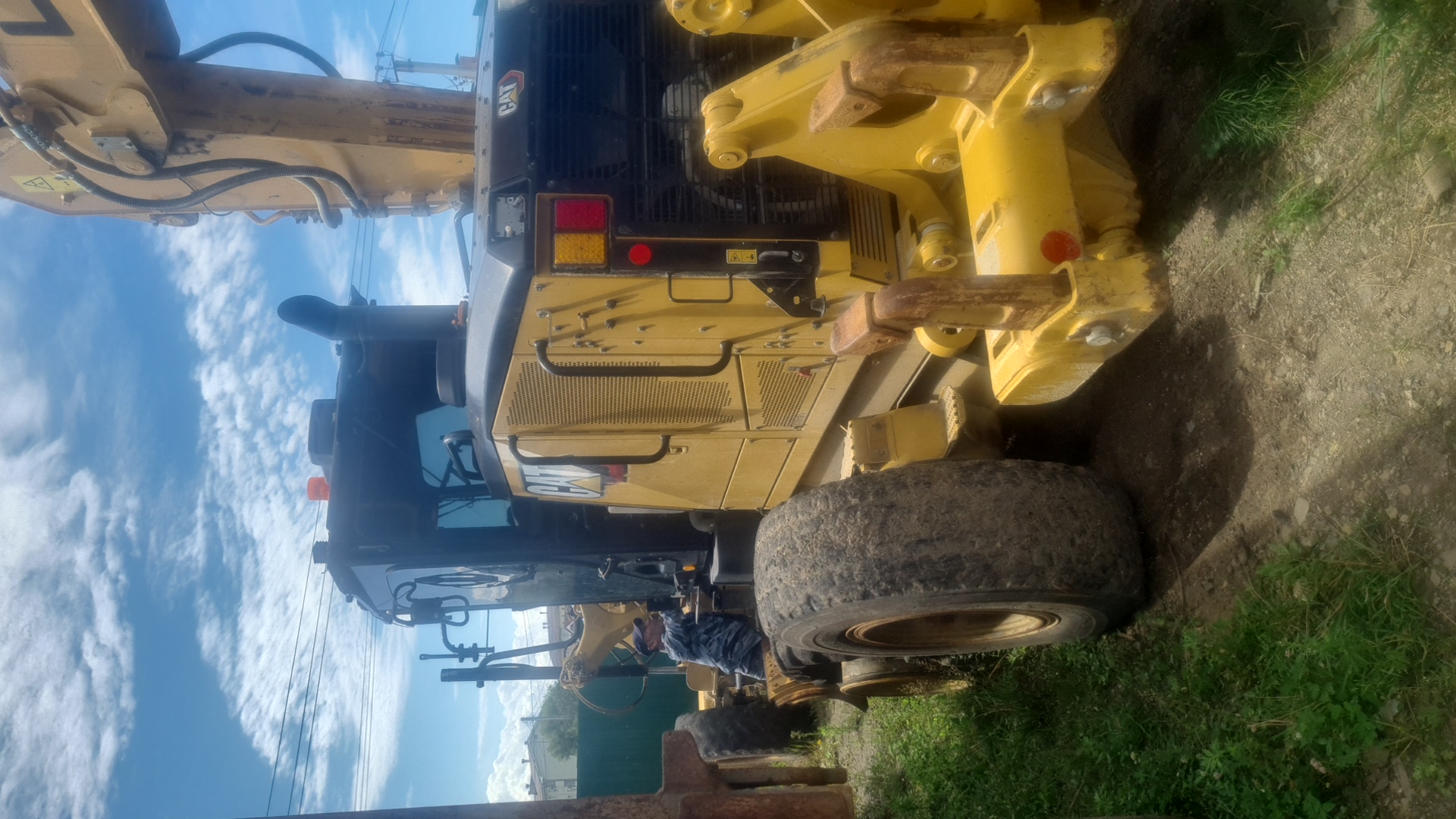 CATERPILLAR 150 AWD
