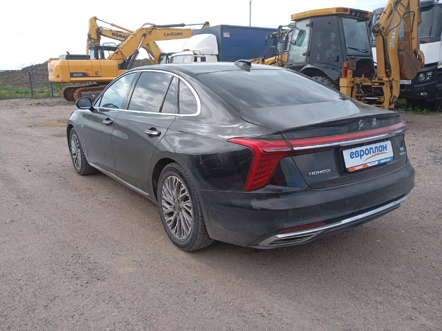 Hongqi H5,  106 954 км, 2024 года в лизинг
