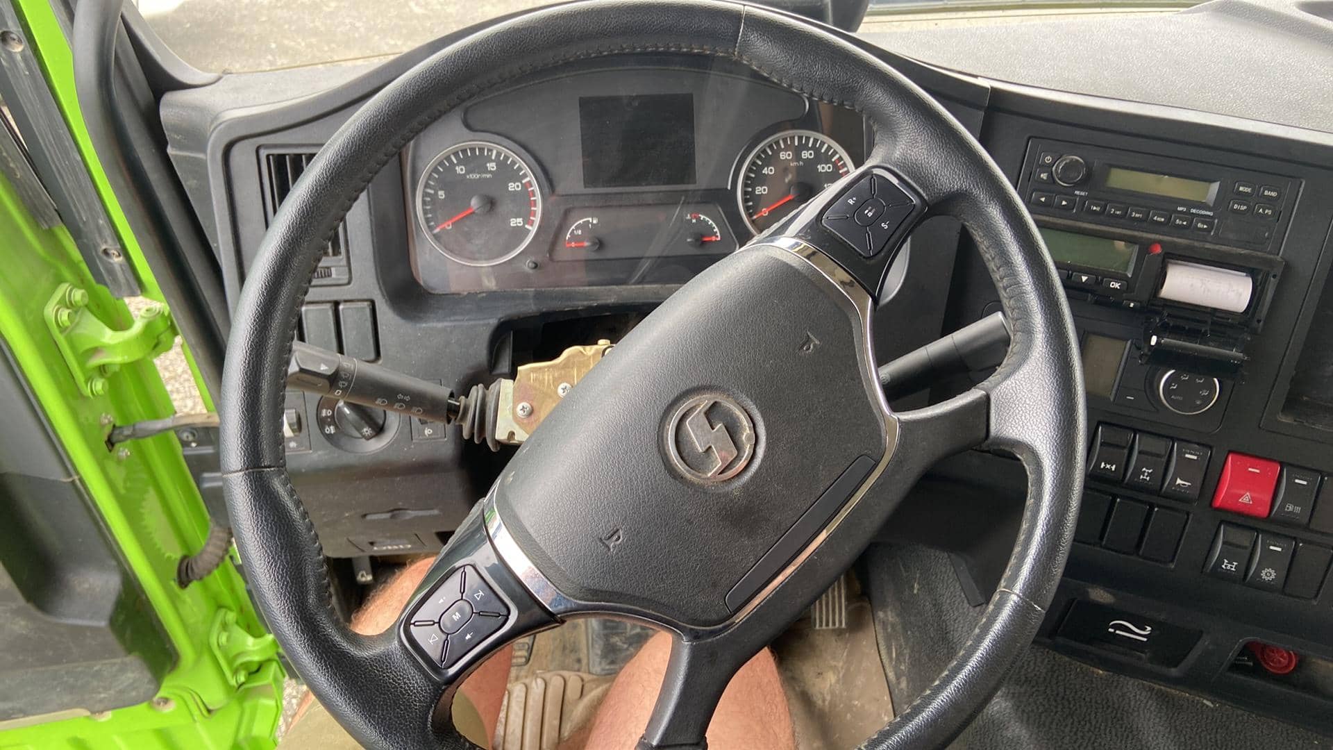 Shacman SX33186T366C,  104 000 км, 2022 года