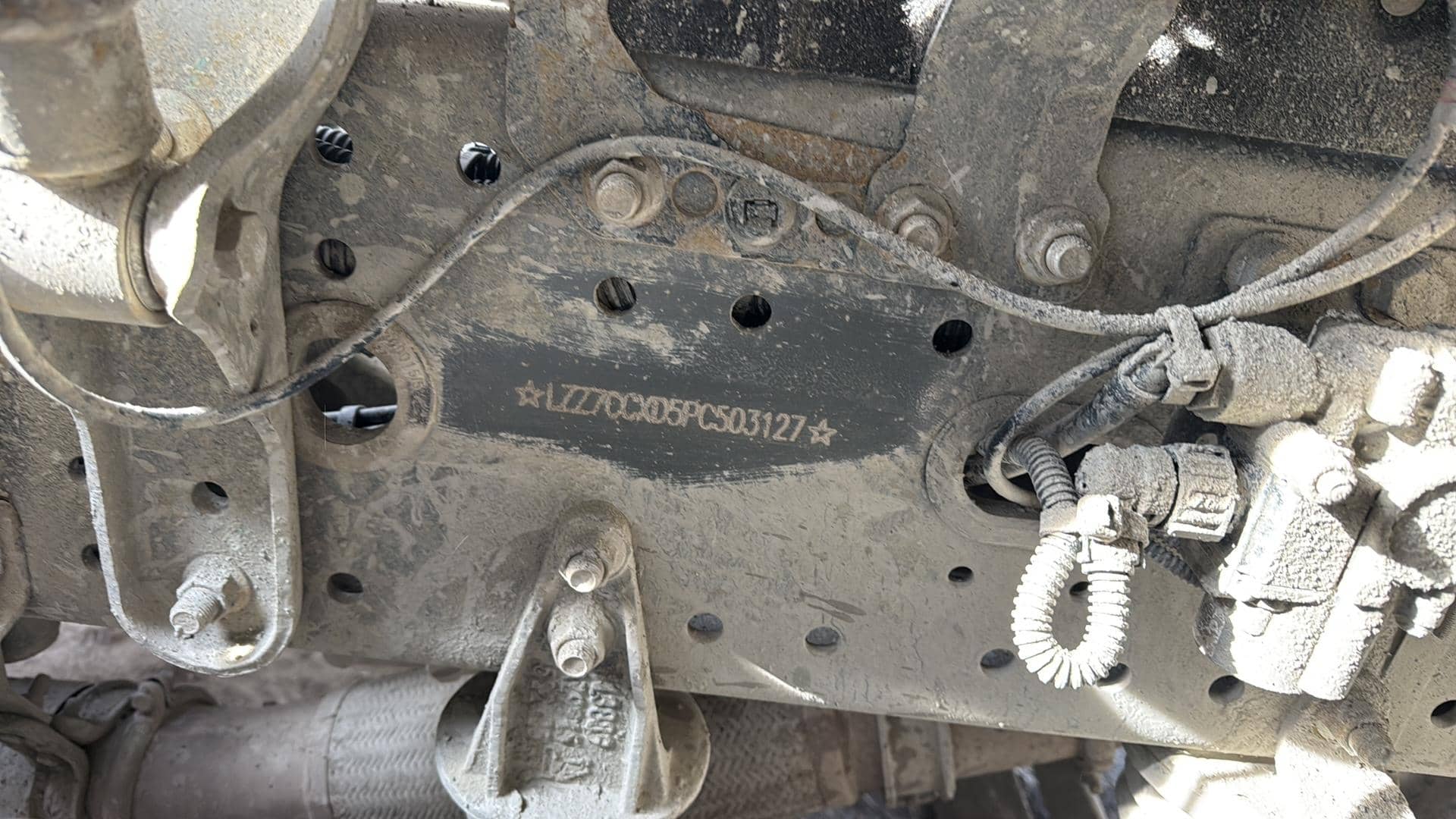 Sitrak C7H 4x2 ZZ4186V361HE,  174 308 км, 2023 года в лизинг