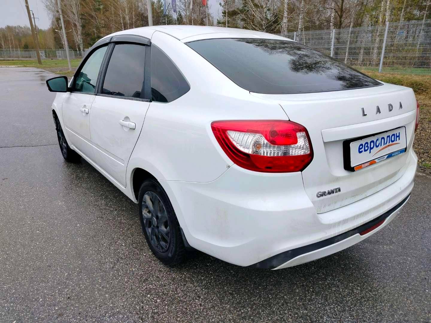 Lada Granta лифтбек,  186 243 км, 2024 года в лизинг