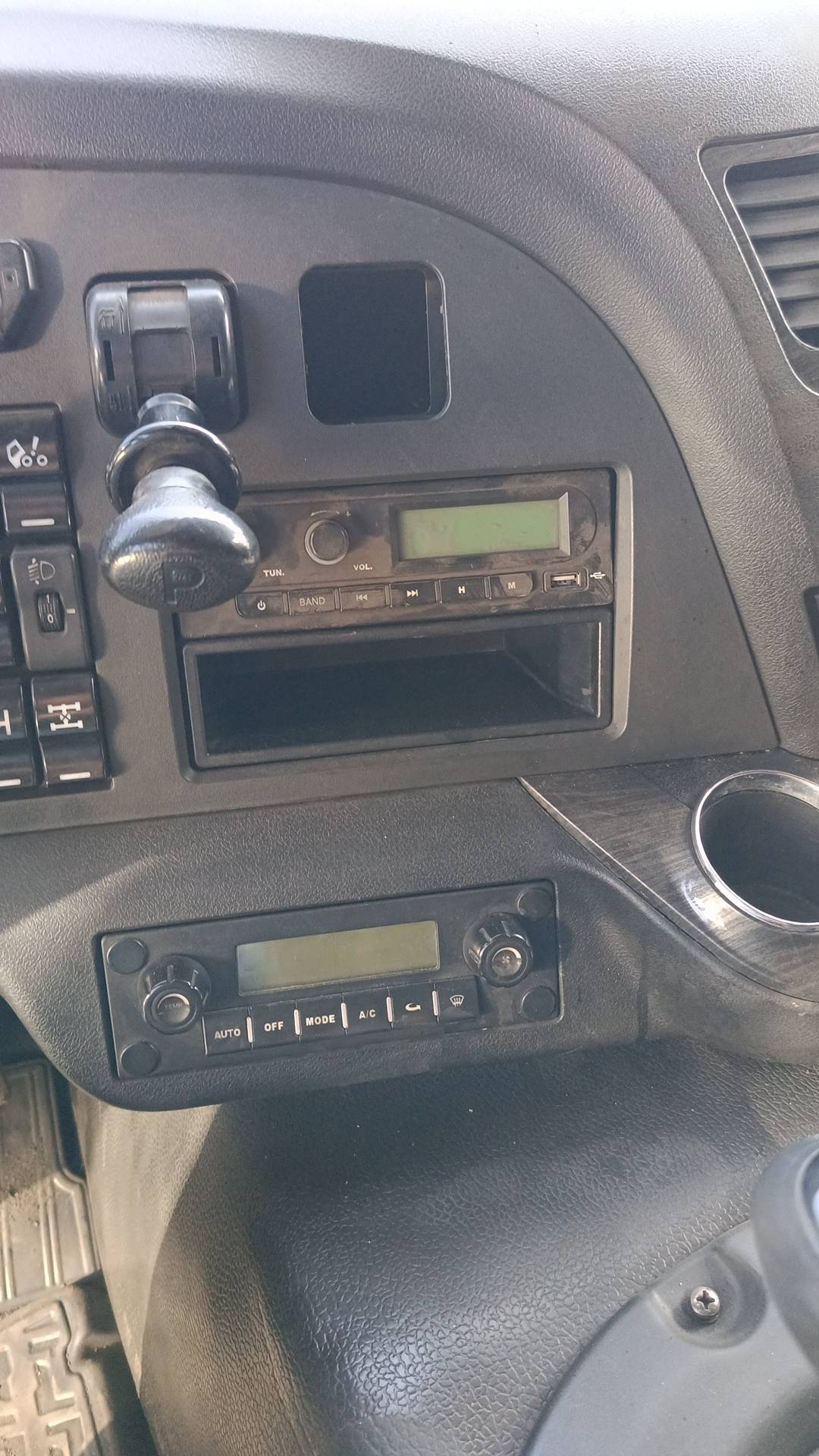 FAW CA3310P66K24T4E5 8х4,  322 468 км, 2022 года