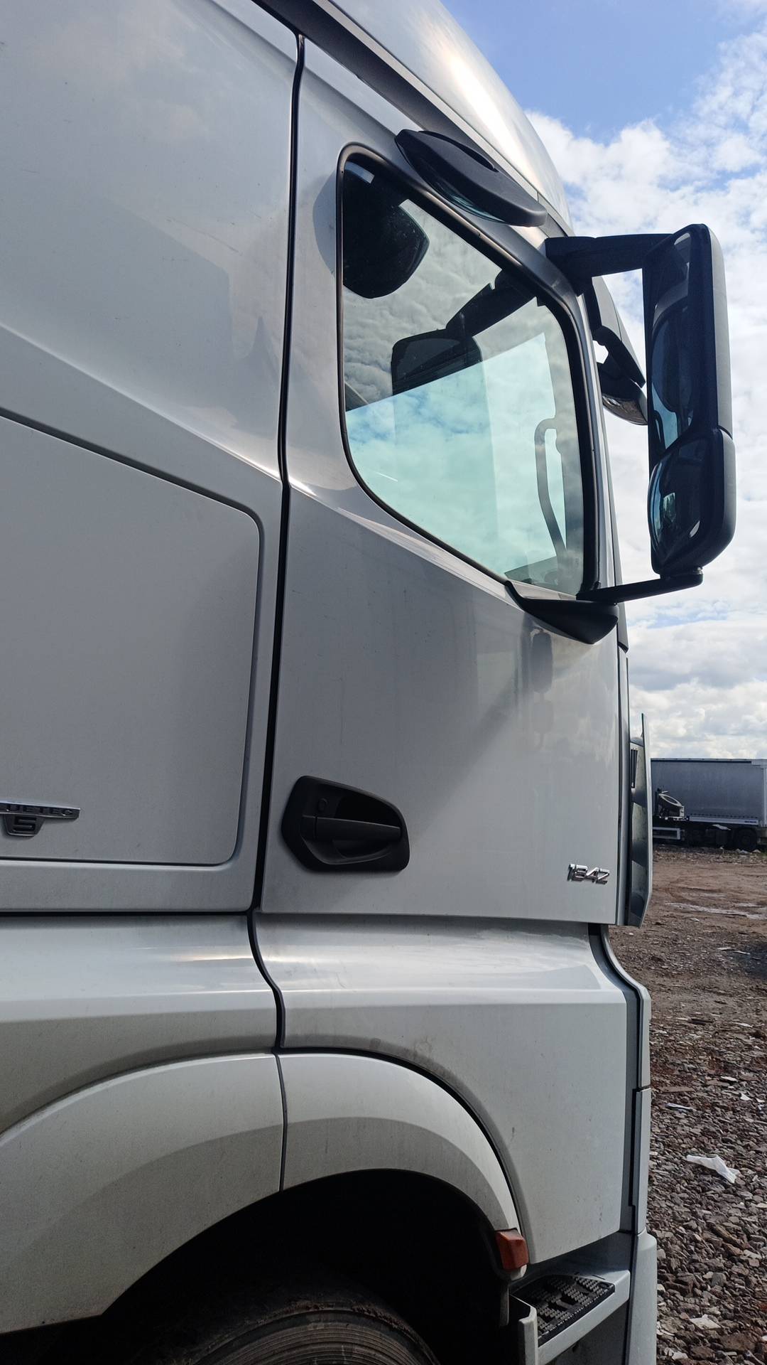Mercedes-Benz Actros 4 1842 LS 4x2 (BigSpace),  713 818 км, 2018 года в лизинг