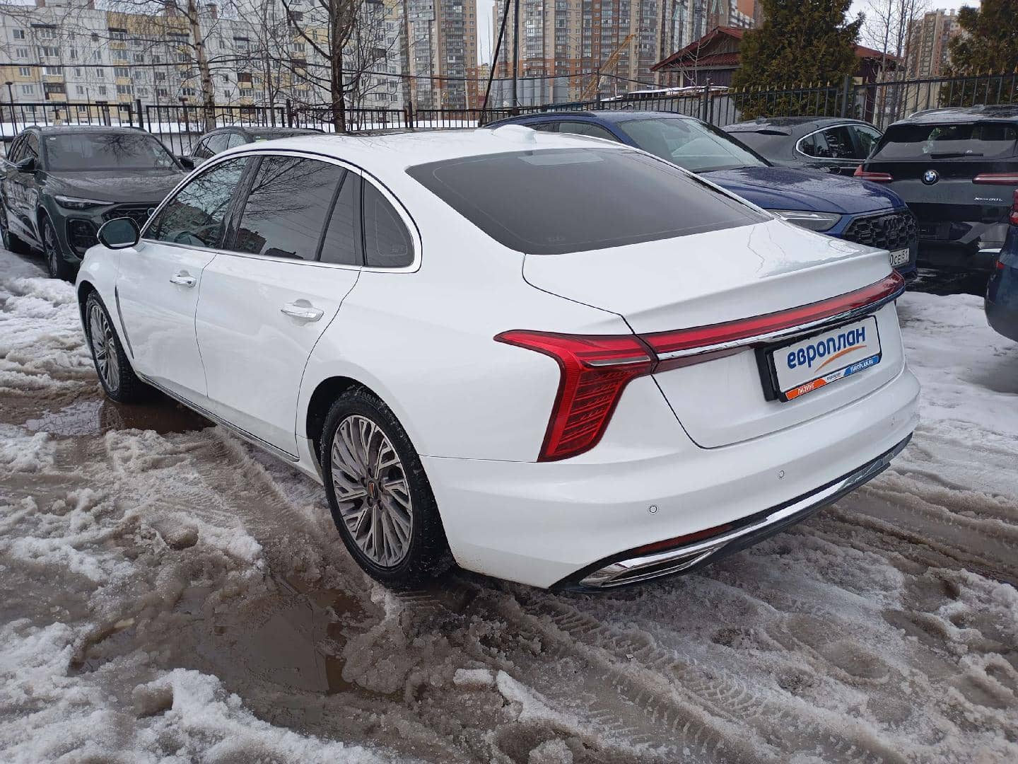 Hongqi H5,  137 658 км, 2023 года в лизинг