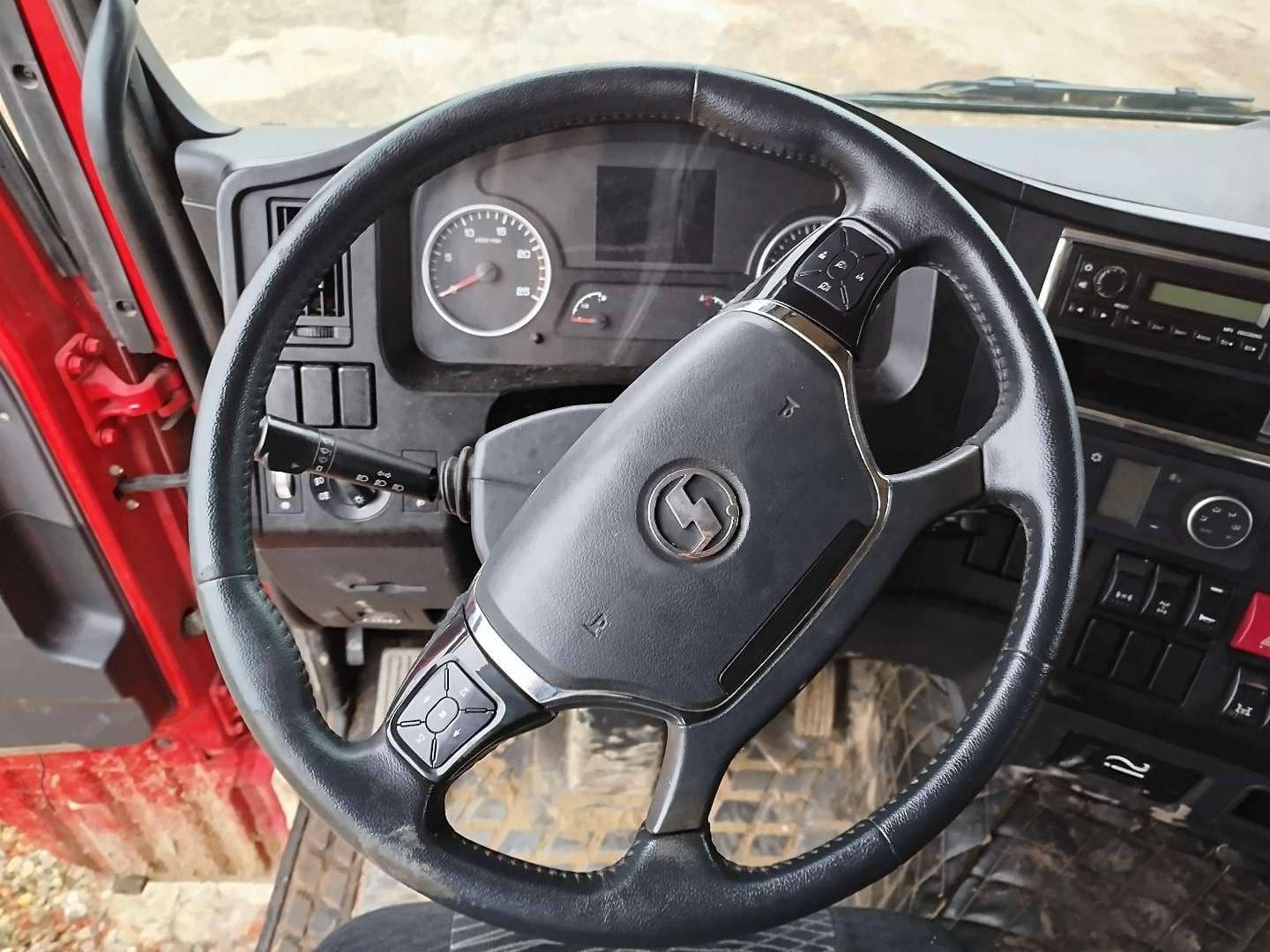 Shacman SX33186T366,  230 957 км, 2022 года в лизинг