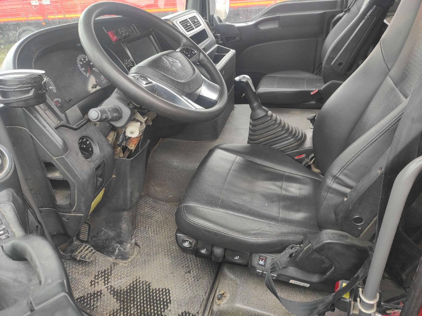 Sitrak ZZ3256V384ME,  82 688 км, 2022 года в лизинг