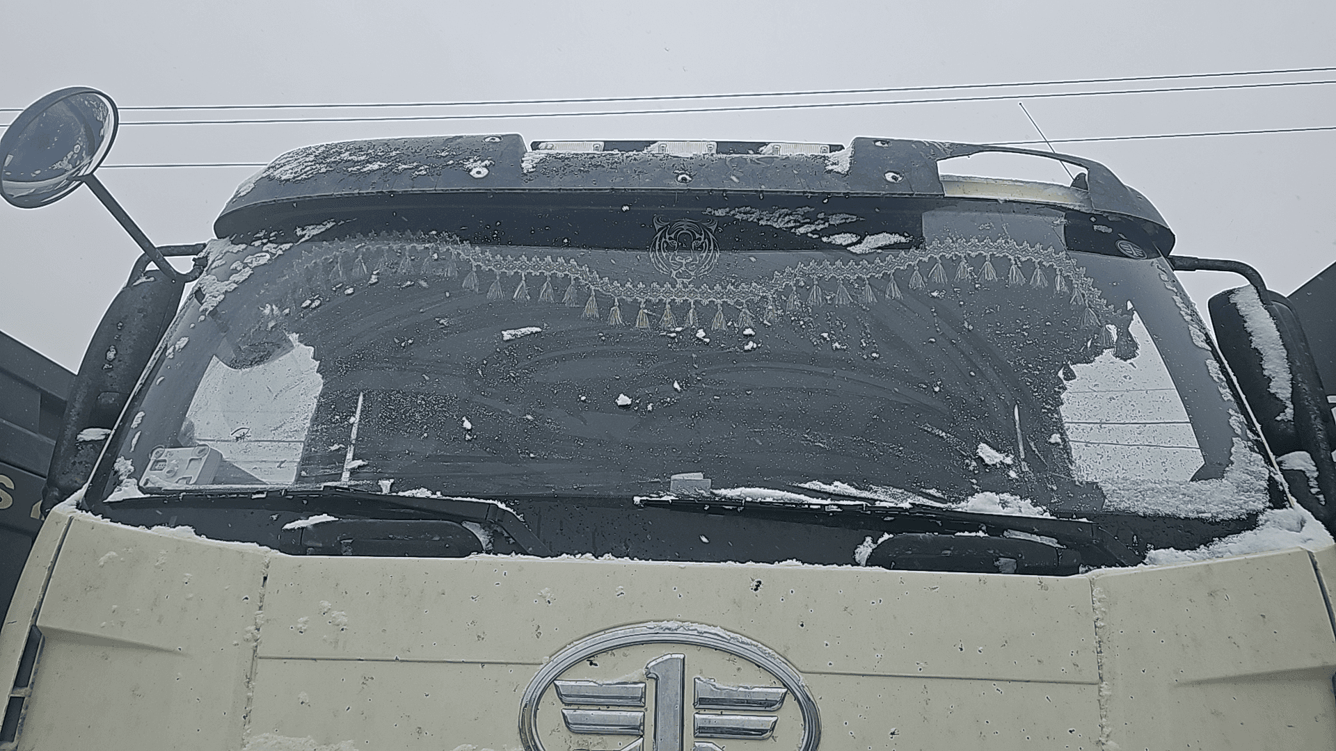 FAW CA3250P66K24T1E5 6х4,  82 155 км, 2022 года в лизинг