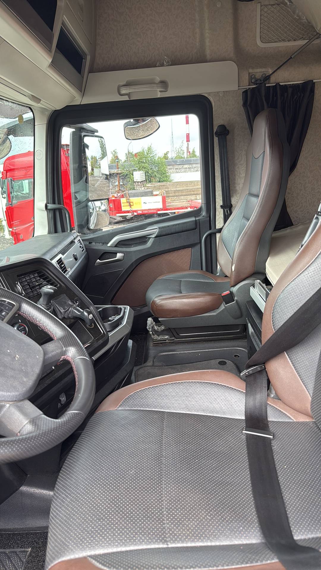 FAW CA4180P77K25E5 4x2,  243 304 км, 2023 года в лизинг