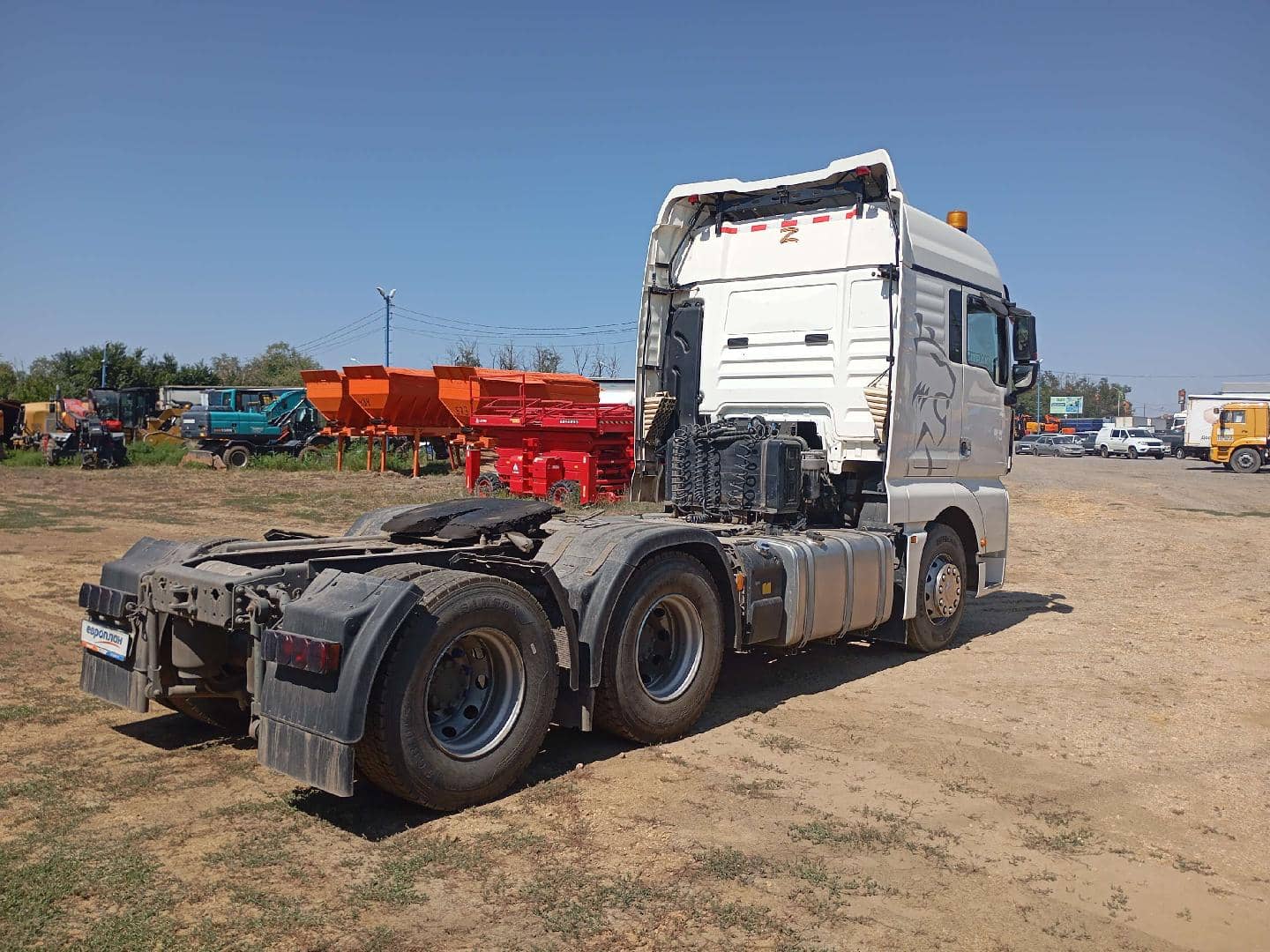Sitrak С7Н MAX 6×4 ZZ4256V364HE,  185 766 км, 2023 года в лизинг